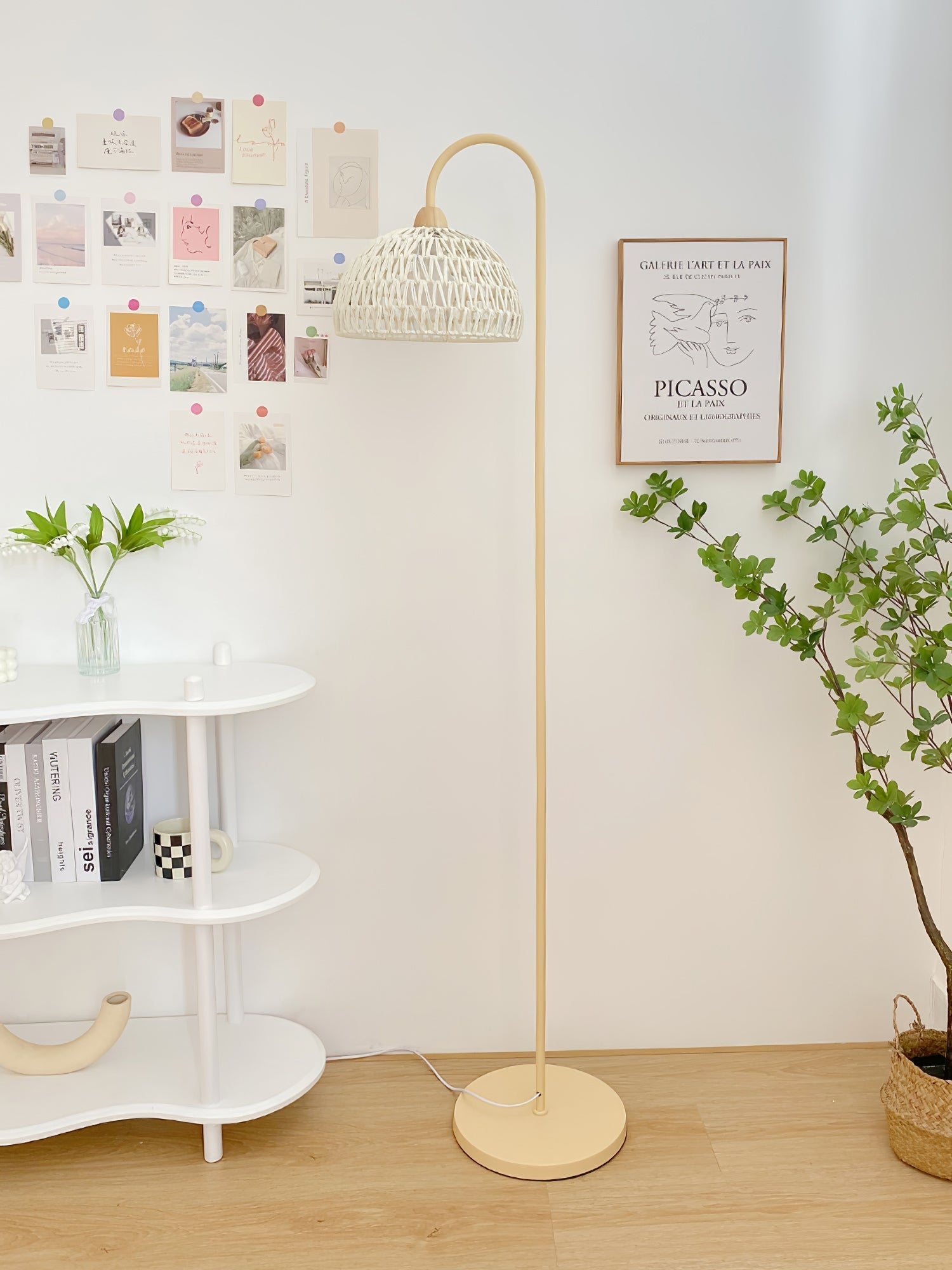 Tor Minimalist Floor Lamp-Neutral Decor