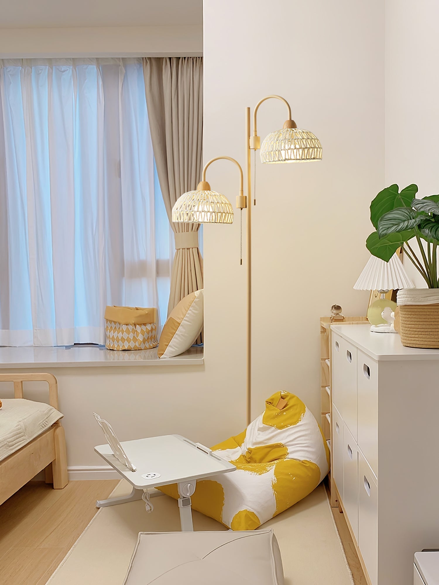 Tor Minimalist Floor Lamp-Neutral Decor