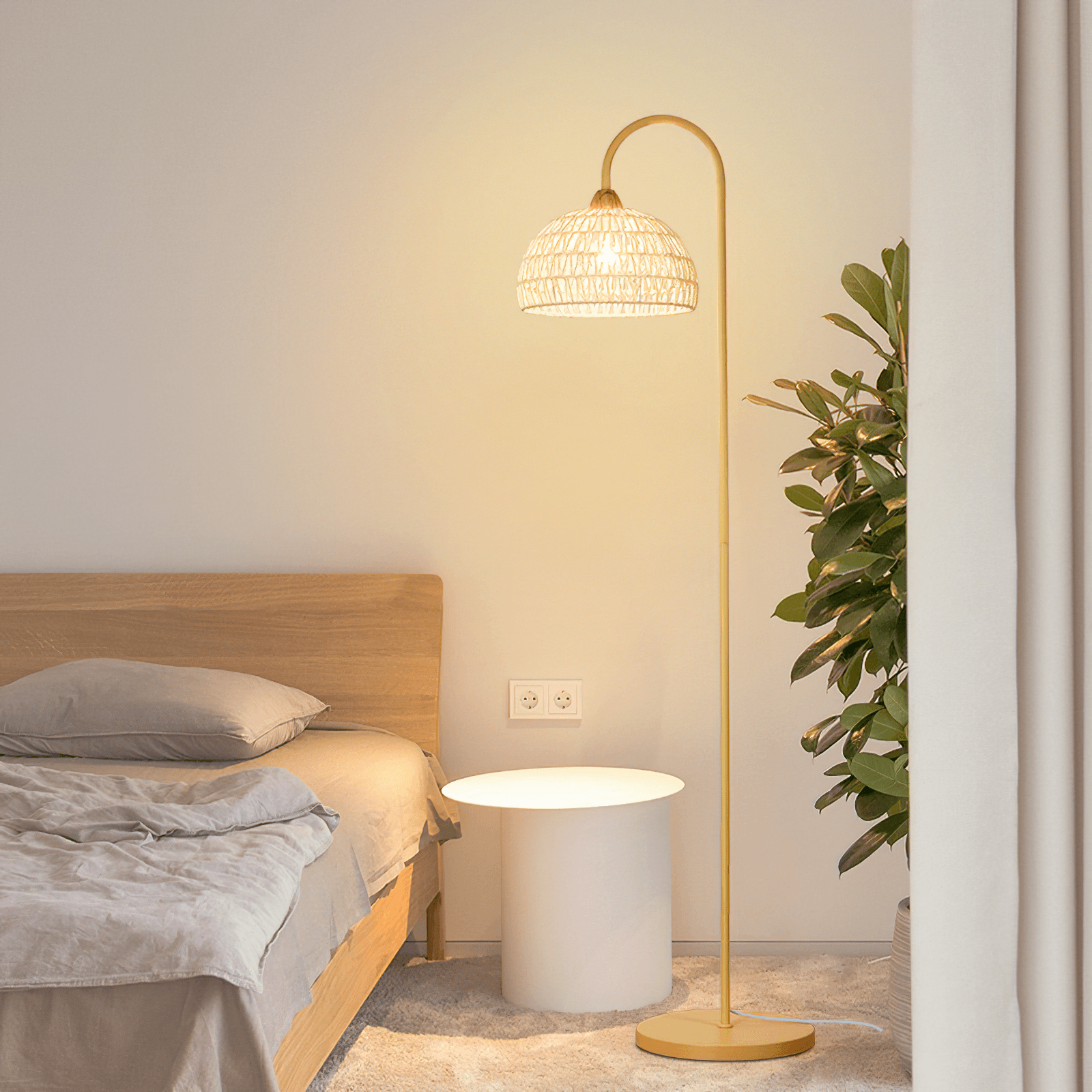 Tor Minimalist Floor Lamp-Neutral Decor