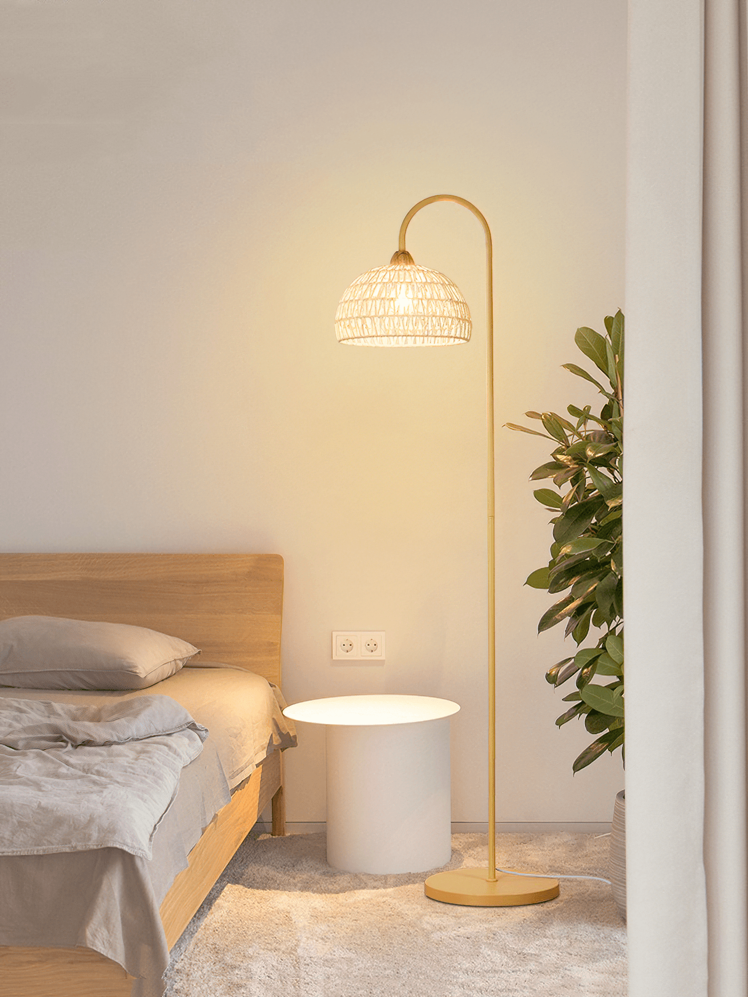 Tor Minimalist Floor Lamp-Neutral Decor
