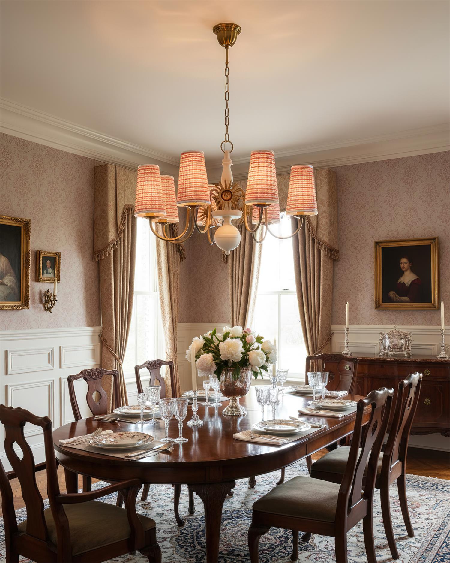 Vivienne Chandelier