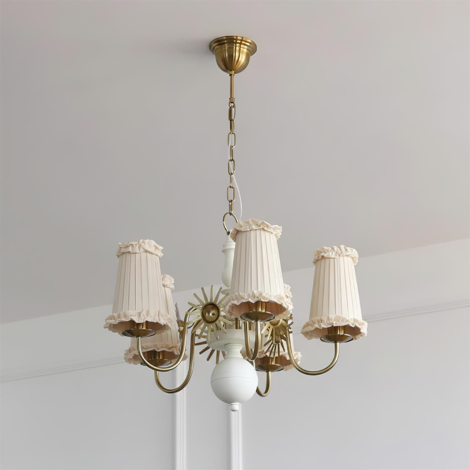Vivienne Chandelier
