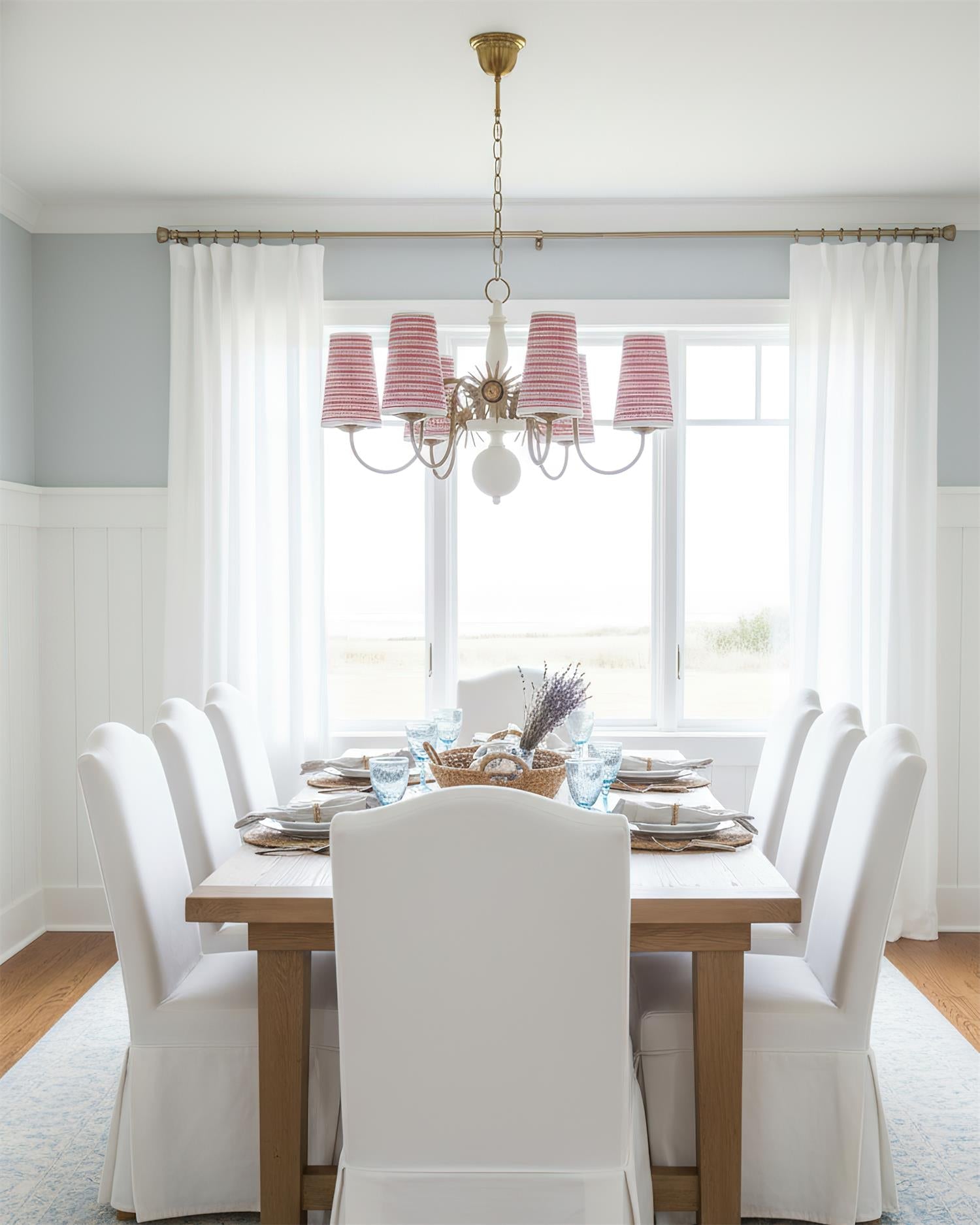 Vivienne Chandelier