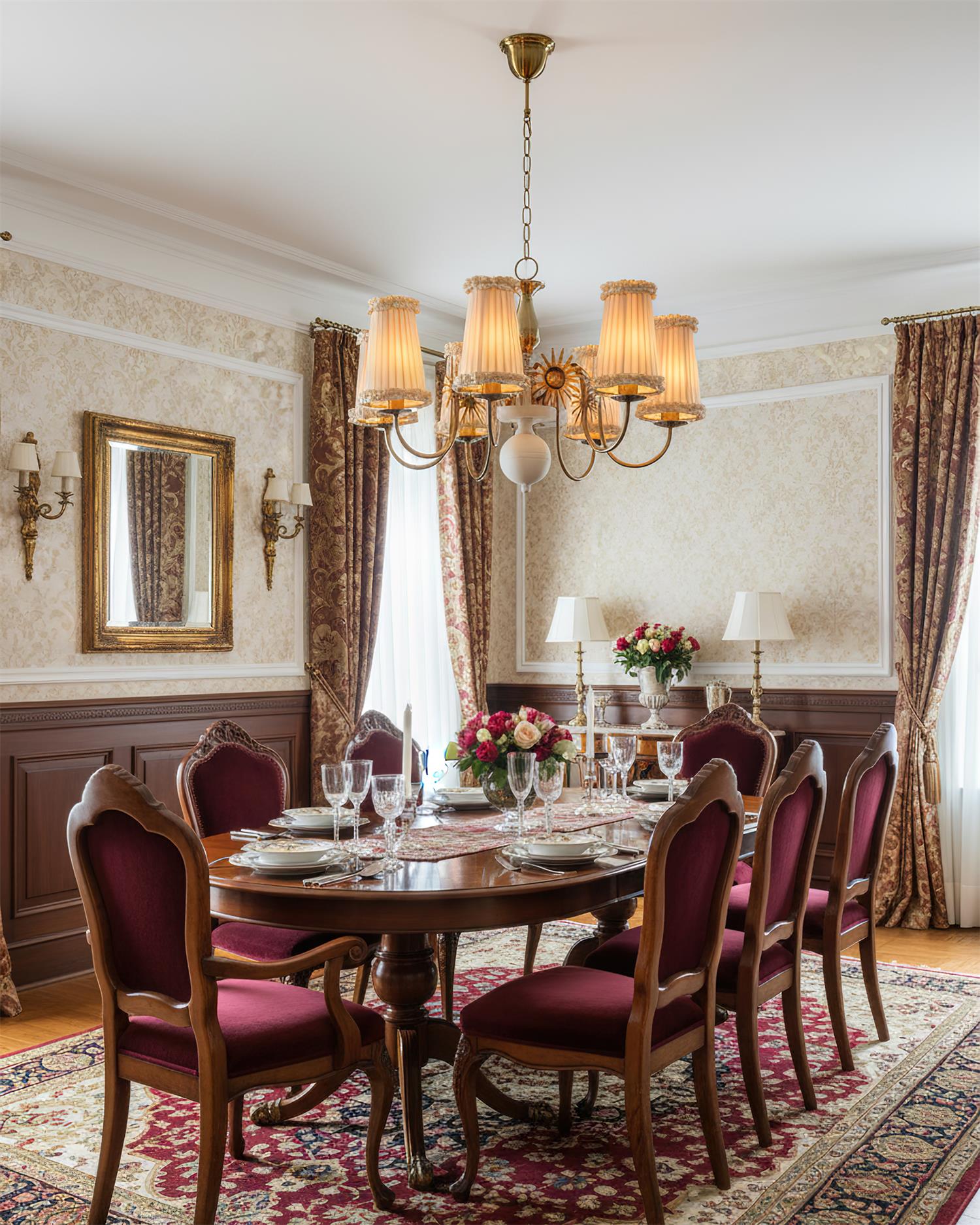 Vivienne Chandelier