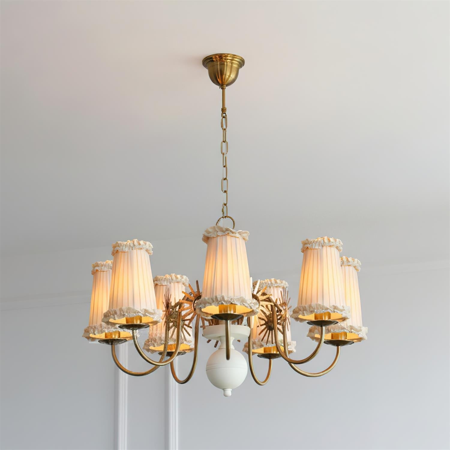 Vivienne Chandelier
