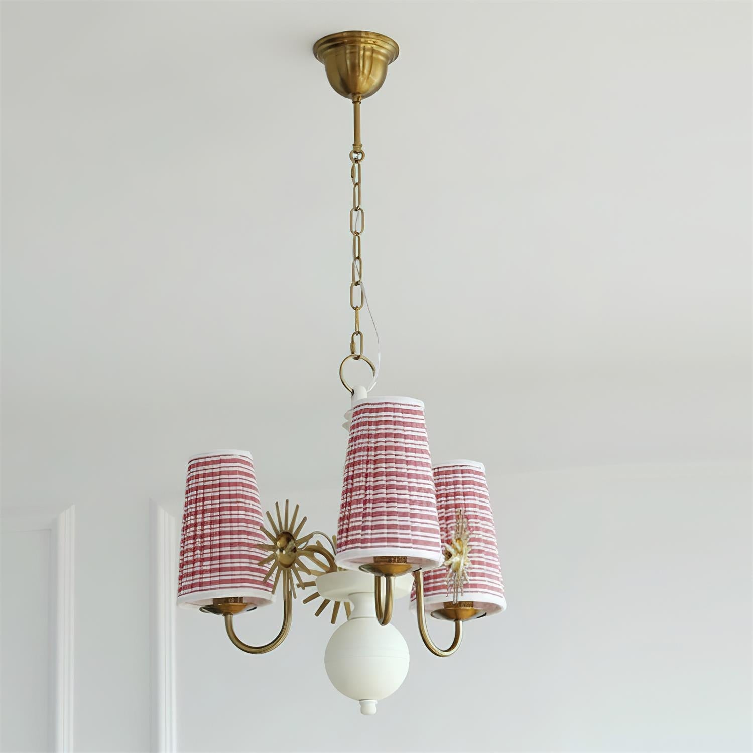 Vivienne Chandelier
