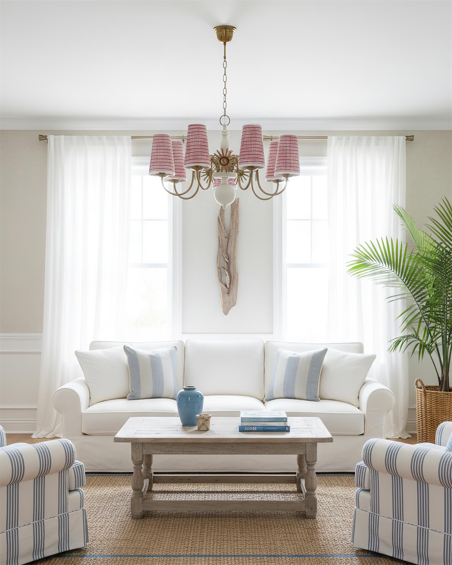 Vivienne Chandelier
