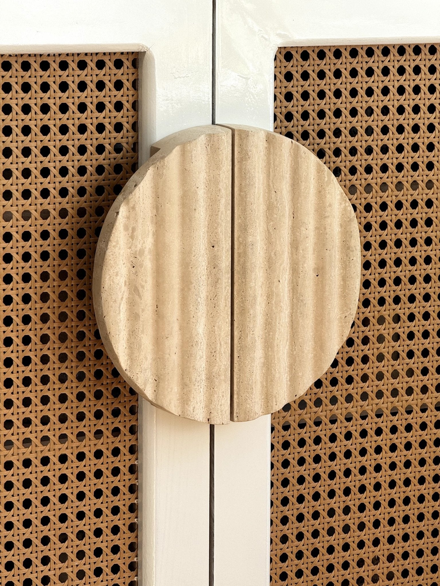 Ravina Ripple Pull Handle-Neutral Decor