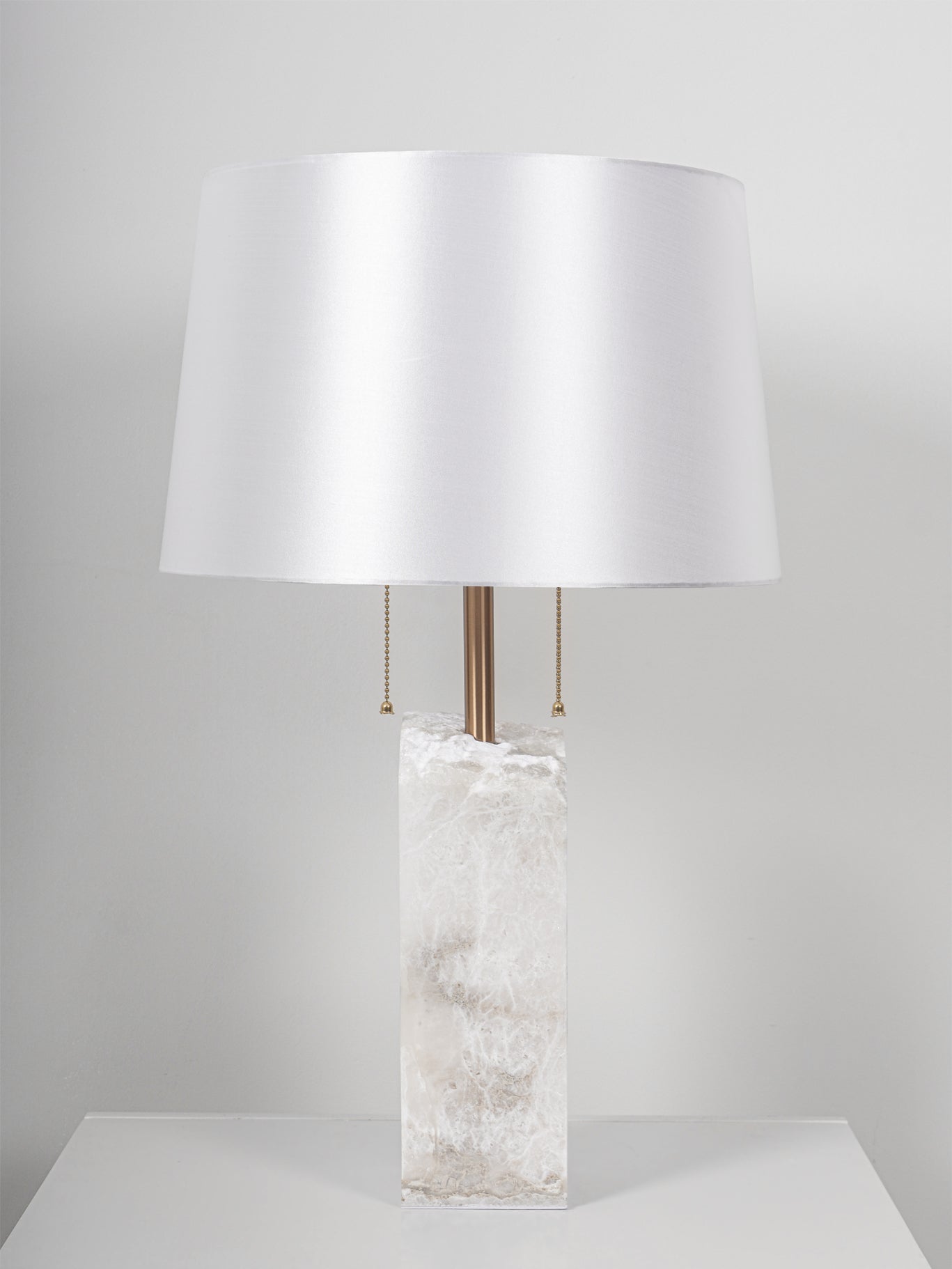 Gaveth Minimalist Alabaster Table Lamp-Neutral Decor