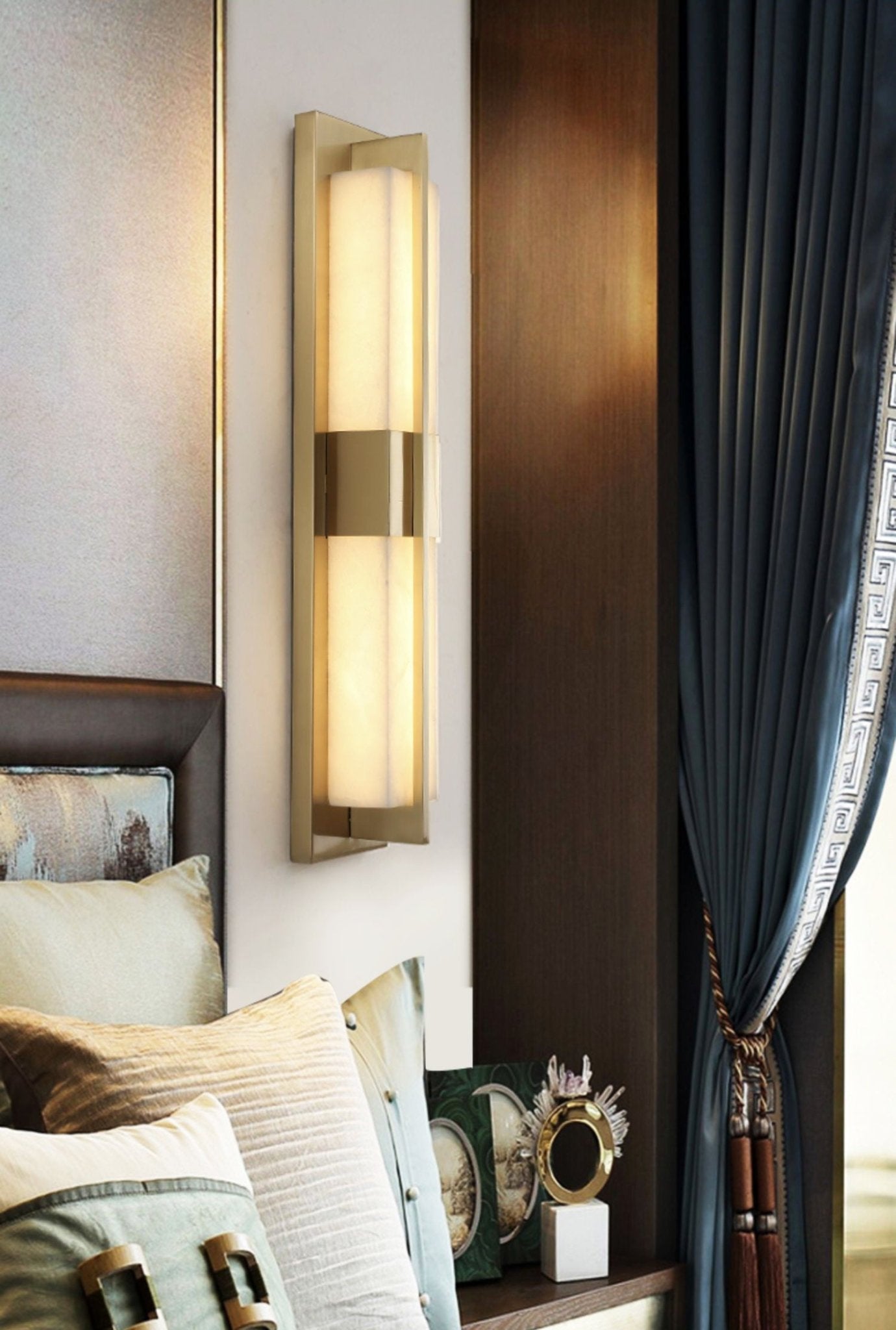 Laxor Alabaster Brass Wall Light-Neutral Decor