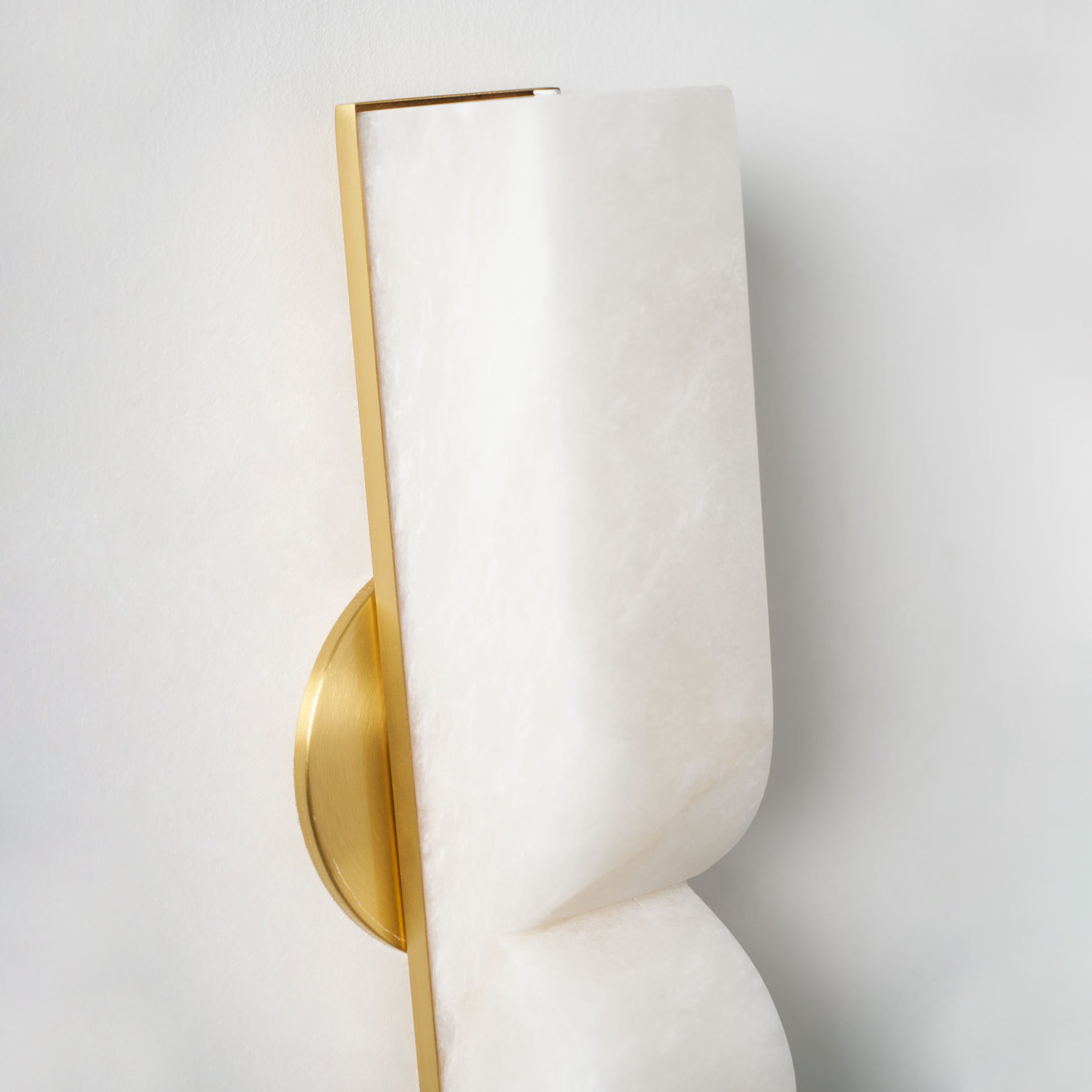 Lyvenisra Wall Lamp