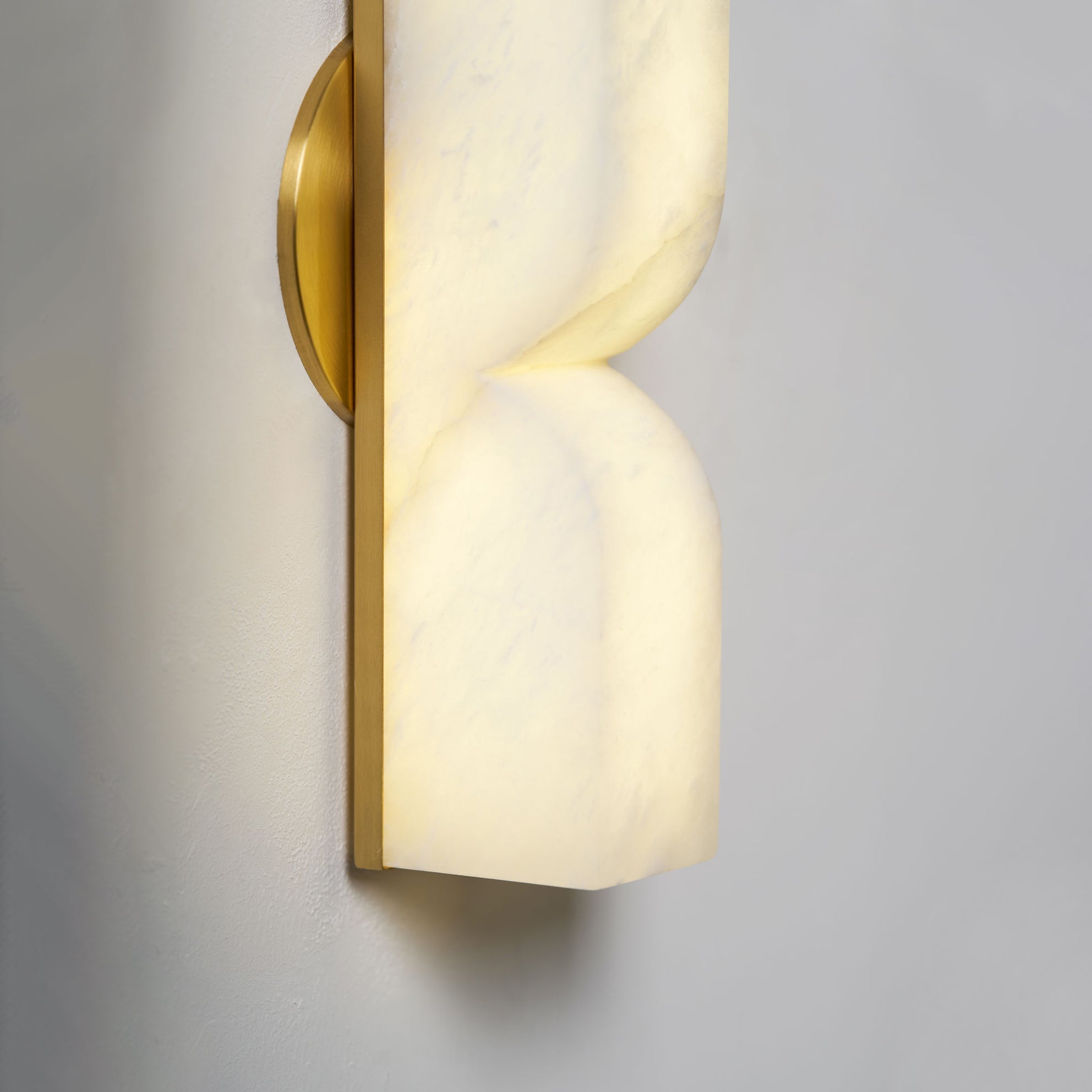 Lyvenisra Wall Lamp