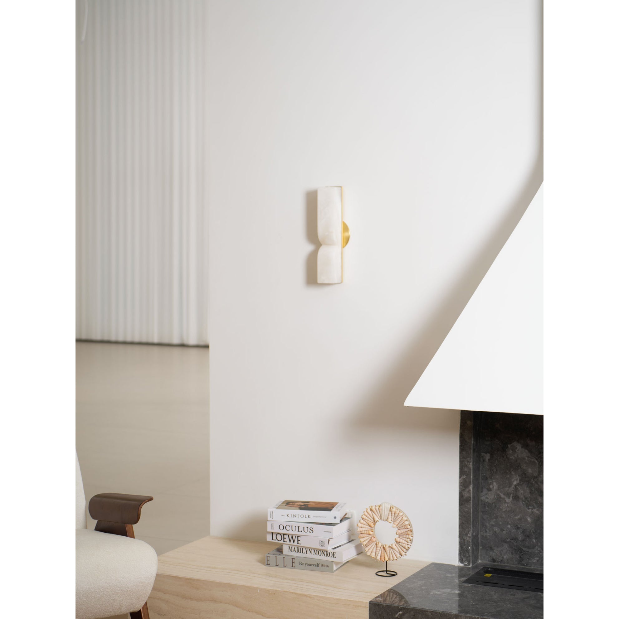 Lyvenisra Wall Lamp
