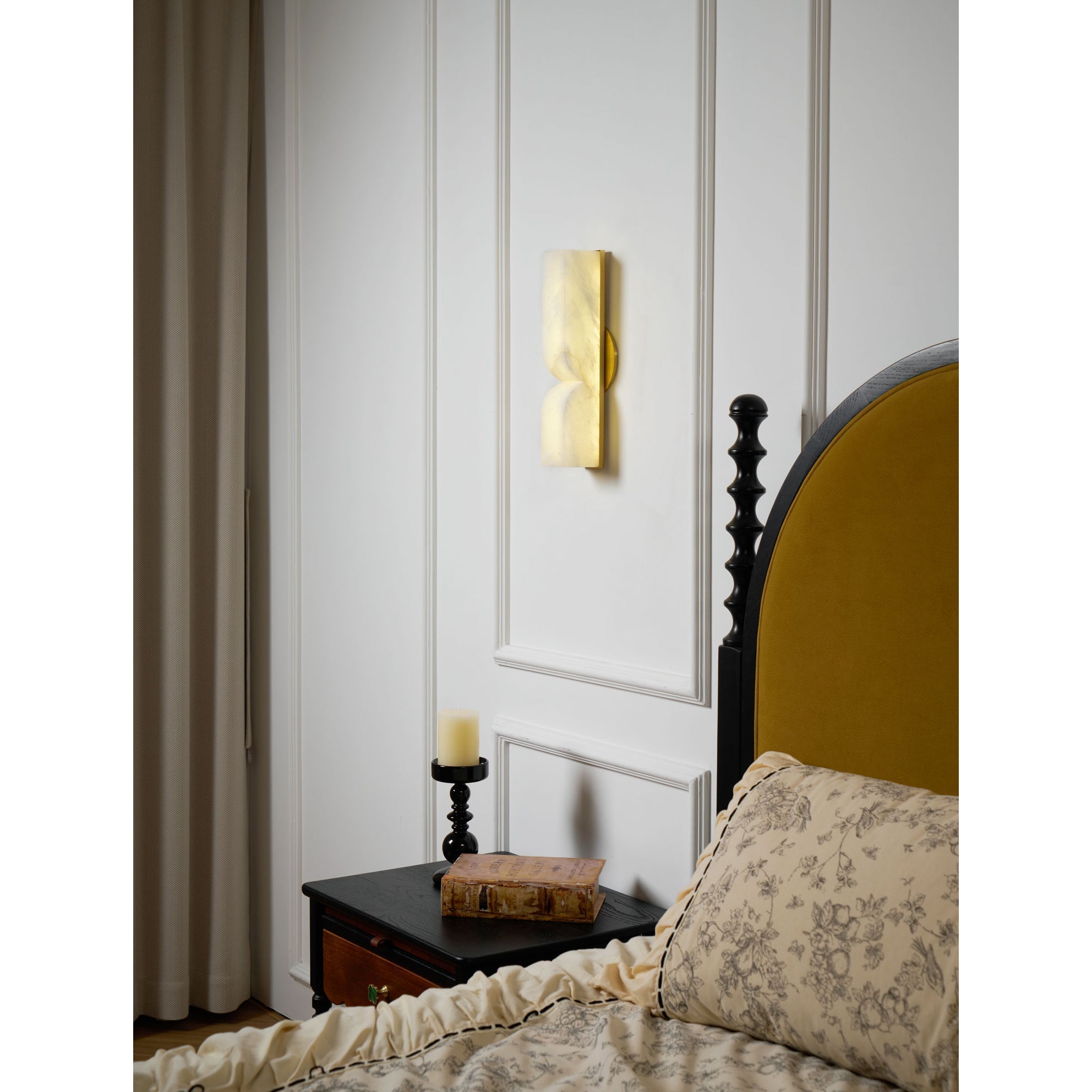 Lyvenisra Wall Lamp