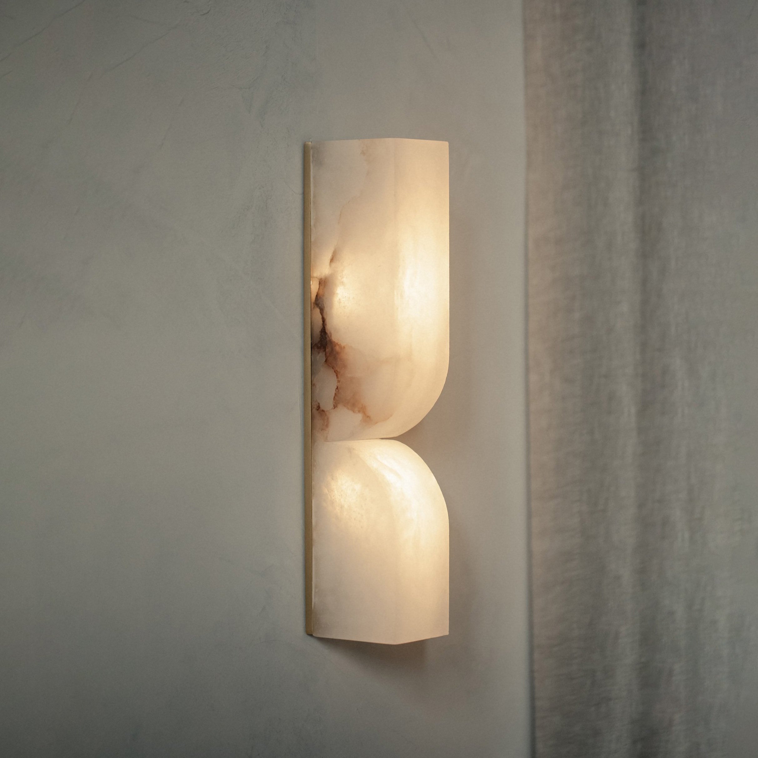 Lyvenisra Wall Lamp