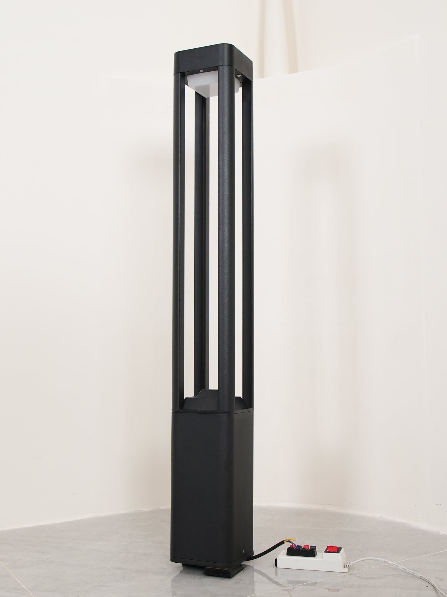 Lildes aluminum Garden Outdoor Light-Neutral Decor