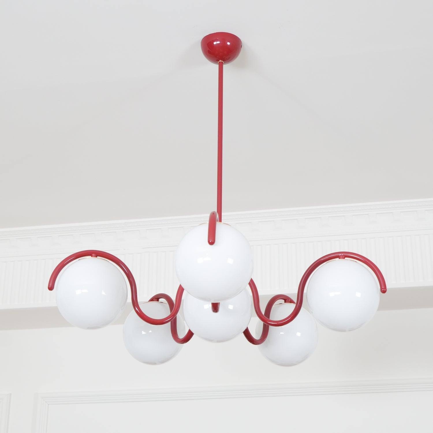 Lustra Chandelier White Glass Globes Curved Frame-Neutral Decor