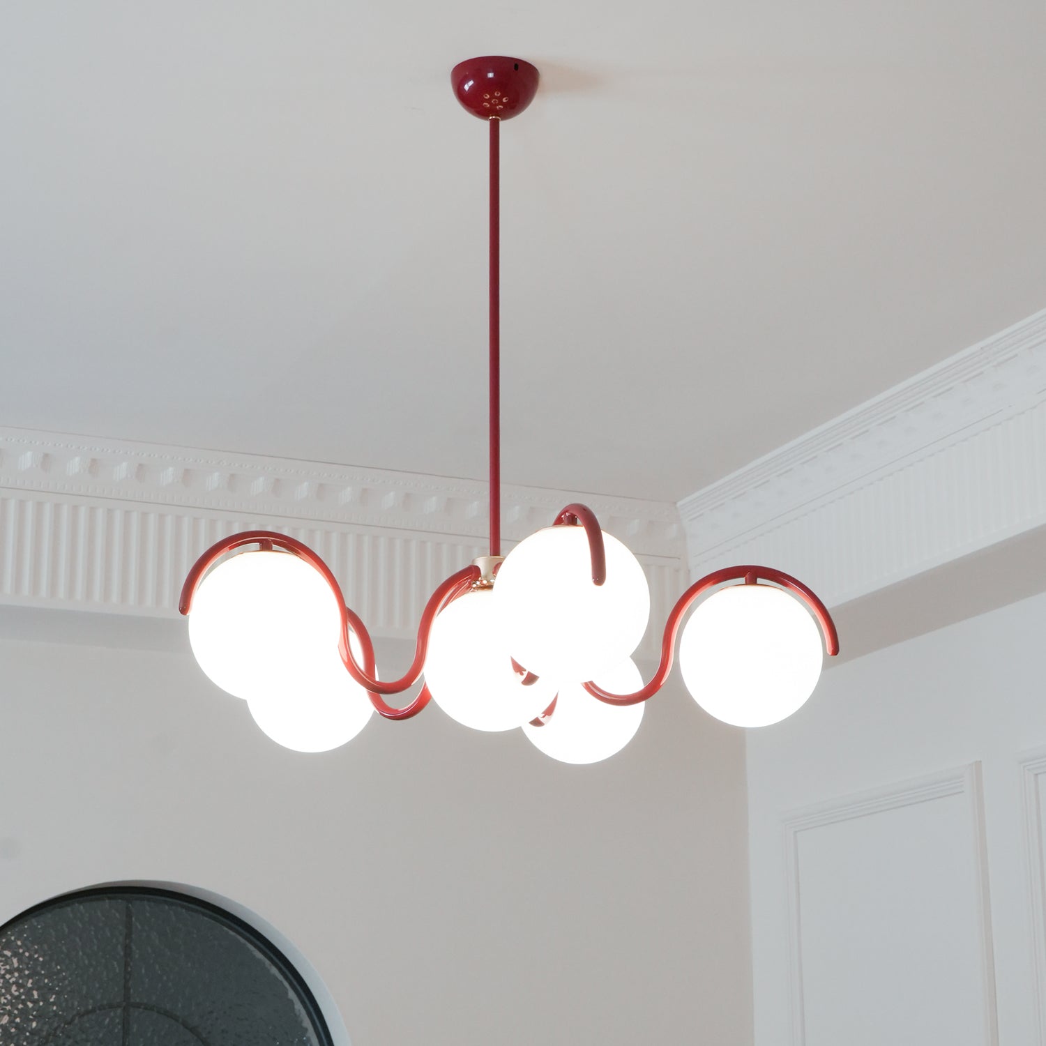 Lustra Chandelier White Glass Globes Curved Frame-Neutral Decor