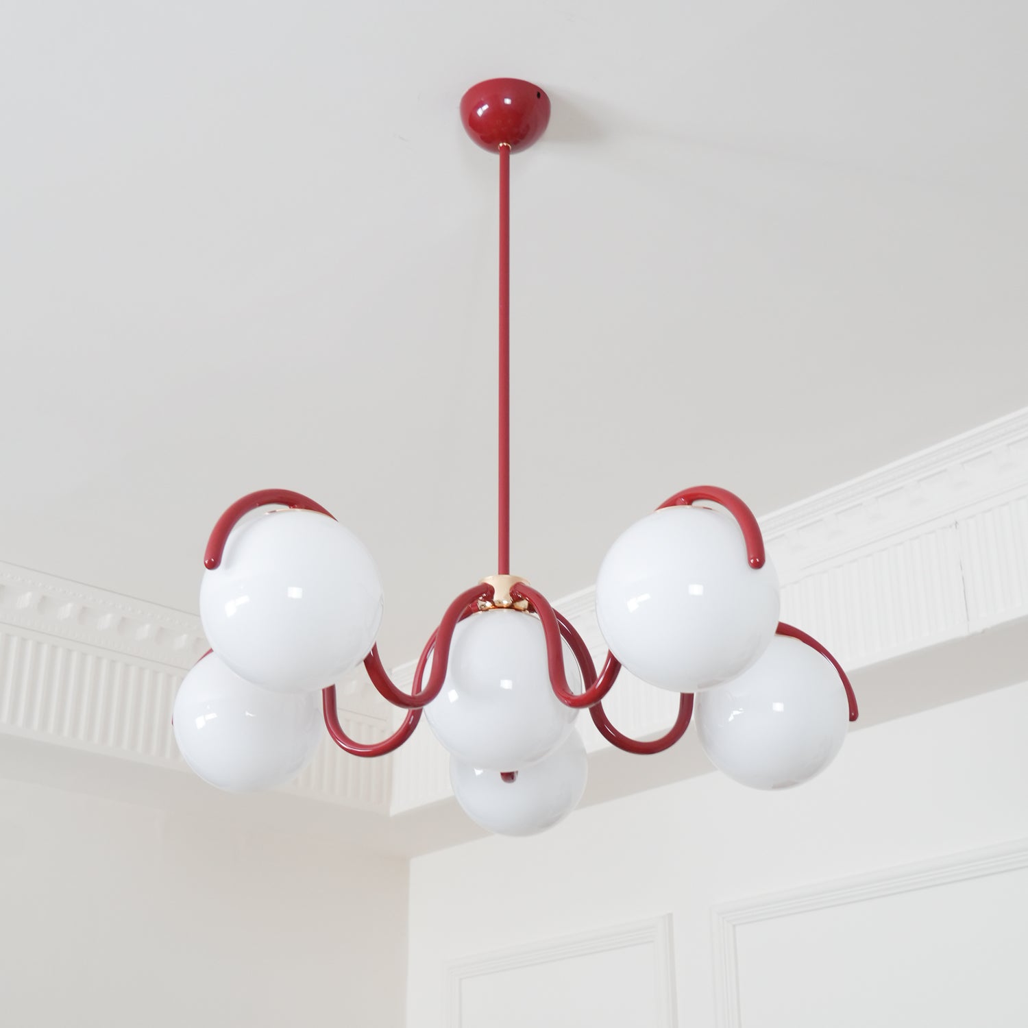 Lustra Chandelier White Glass Globes Curved Frame-Neutral Decor