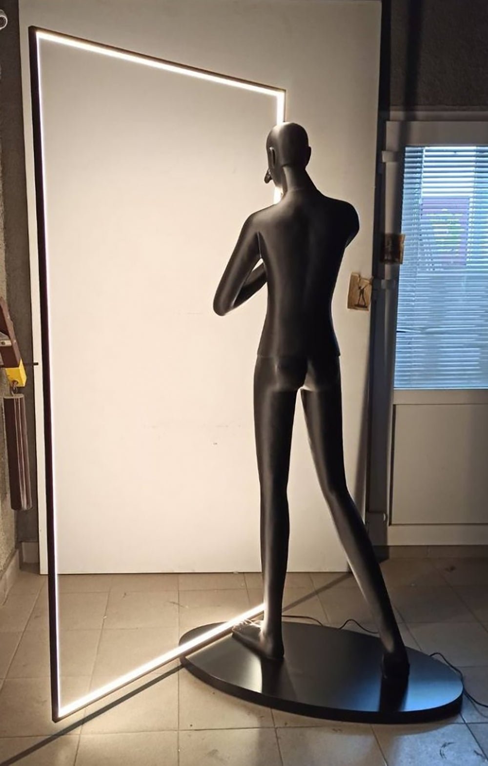 Onoryra Sculptural Black Mirror Floor Lamp-Neutral Decor