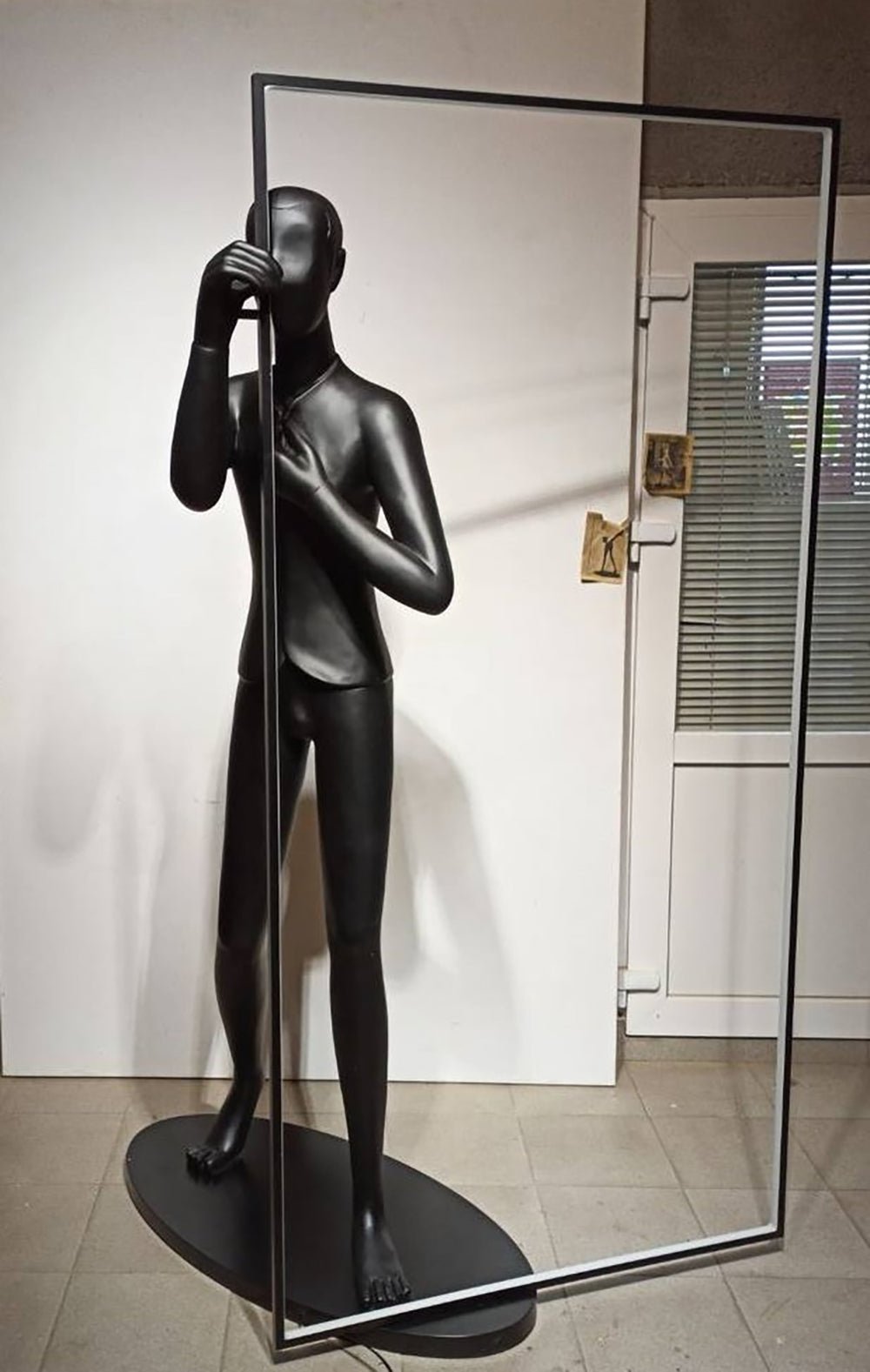 Onoryra Sculptural Black Mirror Floor Lamp-Neutral Decor