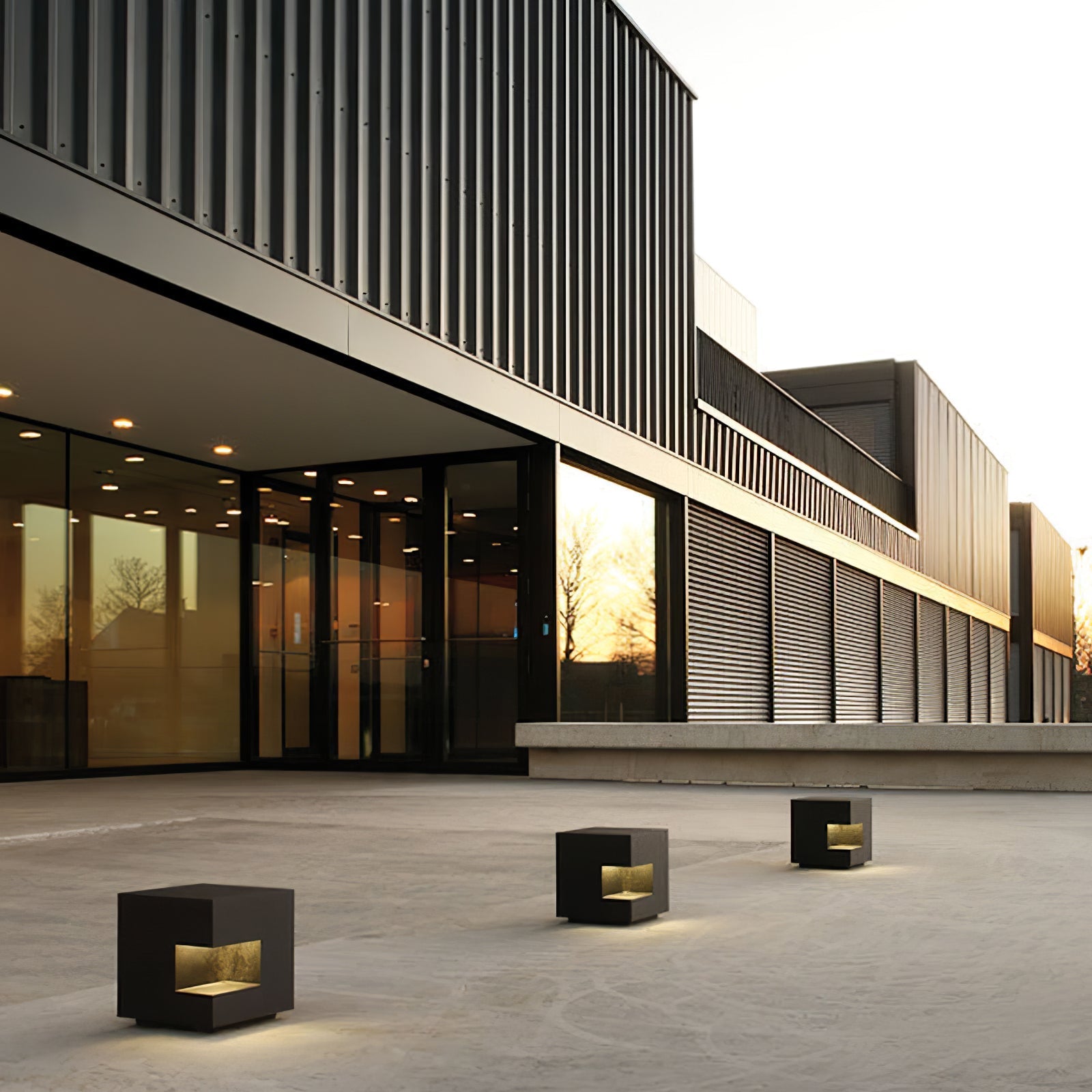 Aki Modern Acrylic Outdoor Light-Neutral Decor