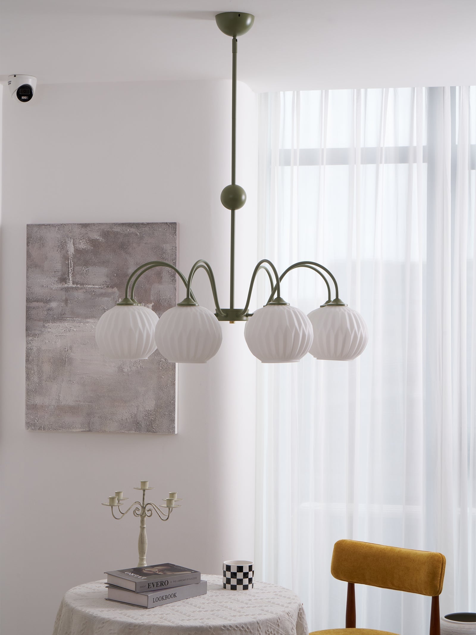 Unoryra Chandelier