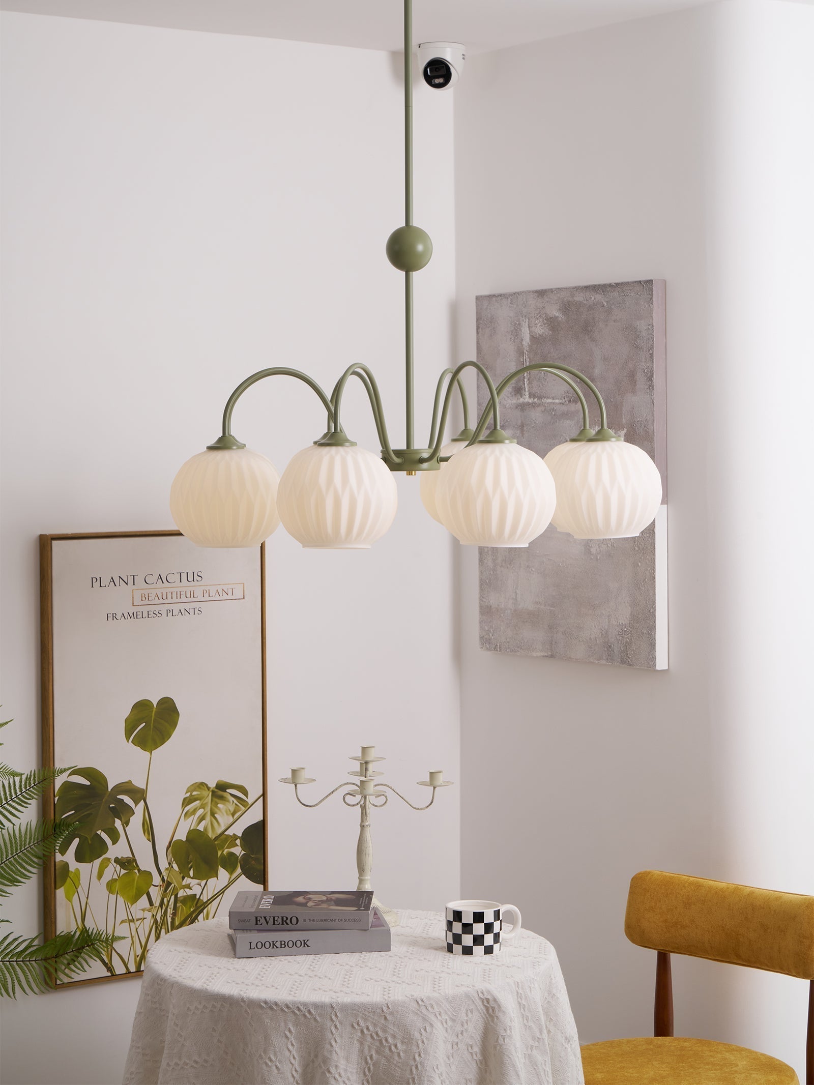 Unoryra Chandelier