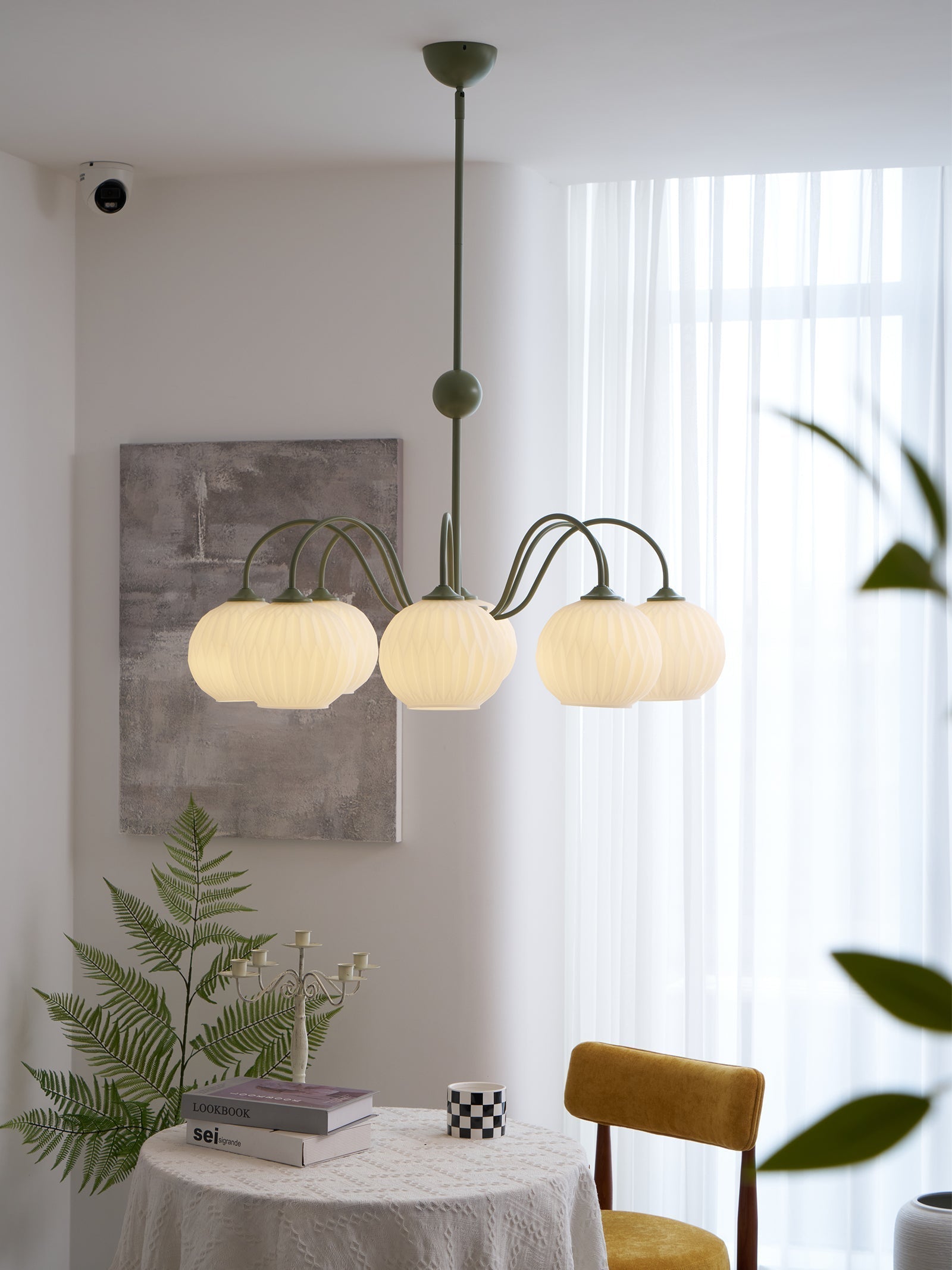Unoryra Chandelier