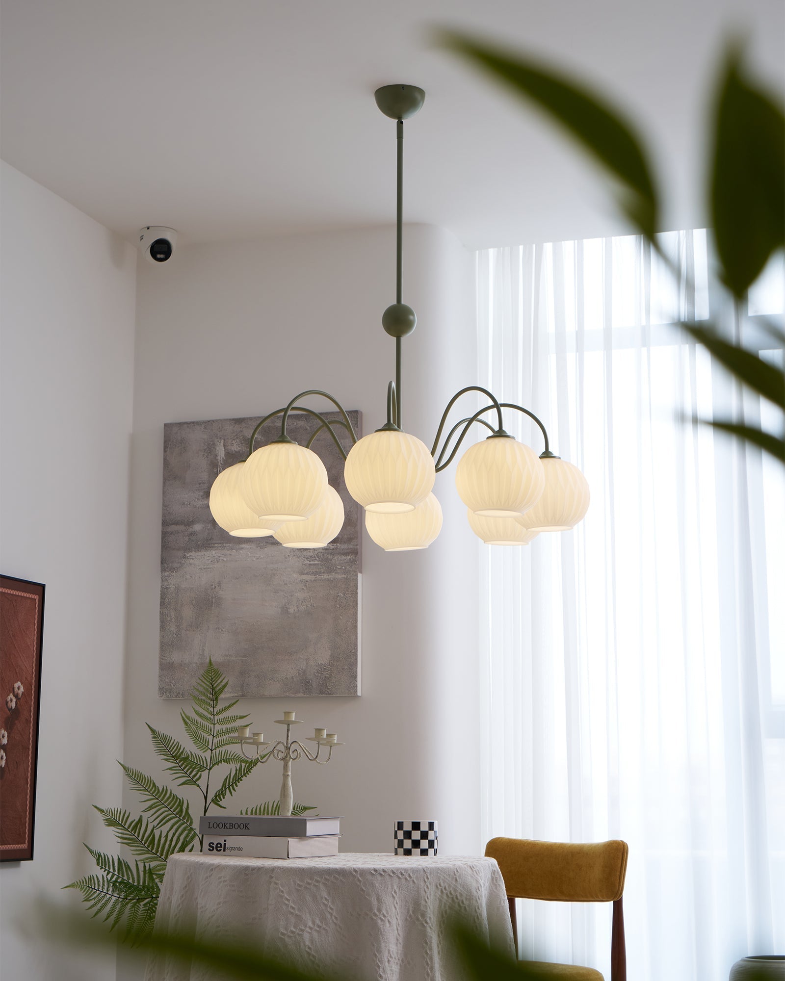 Unoryra Chandelier