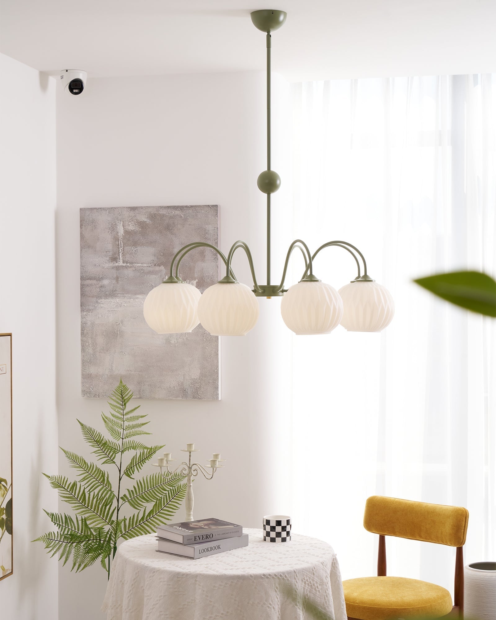 Unoryra Chandelier