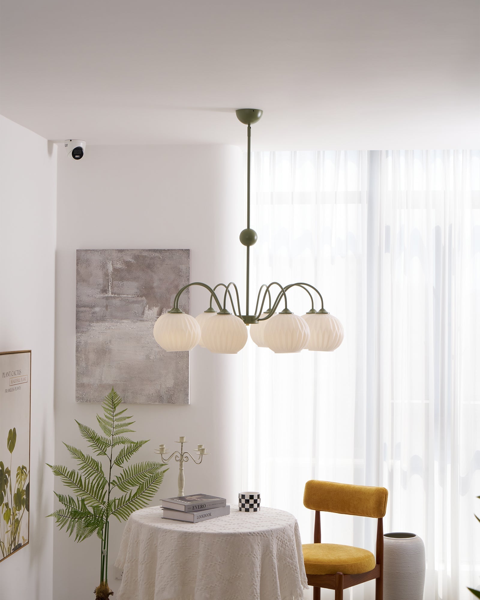 Unoryra Chandelier