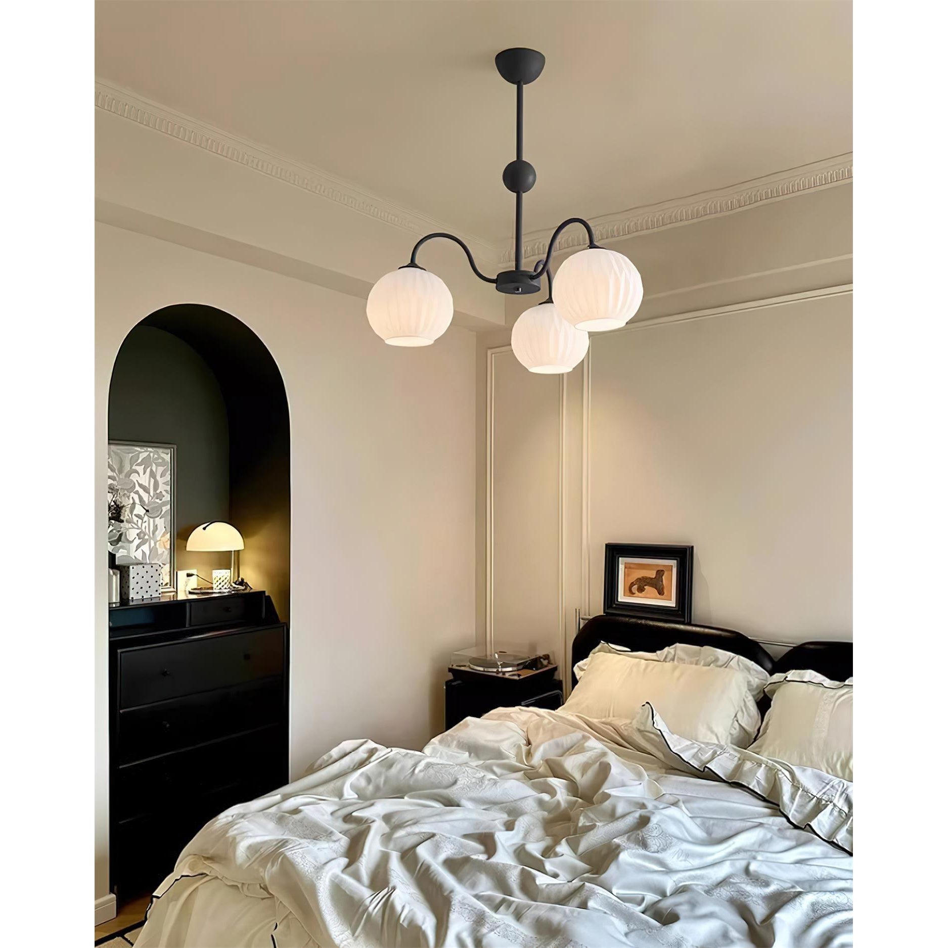 Unoryra Chandelier