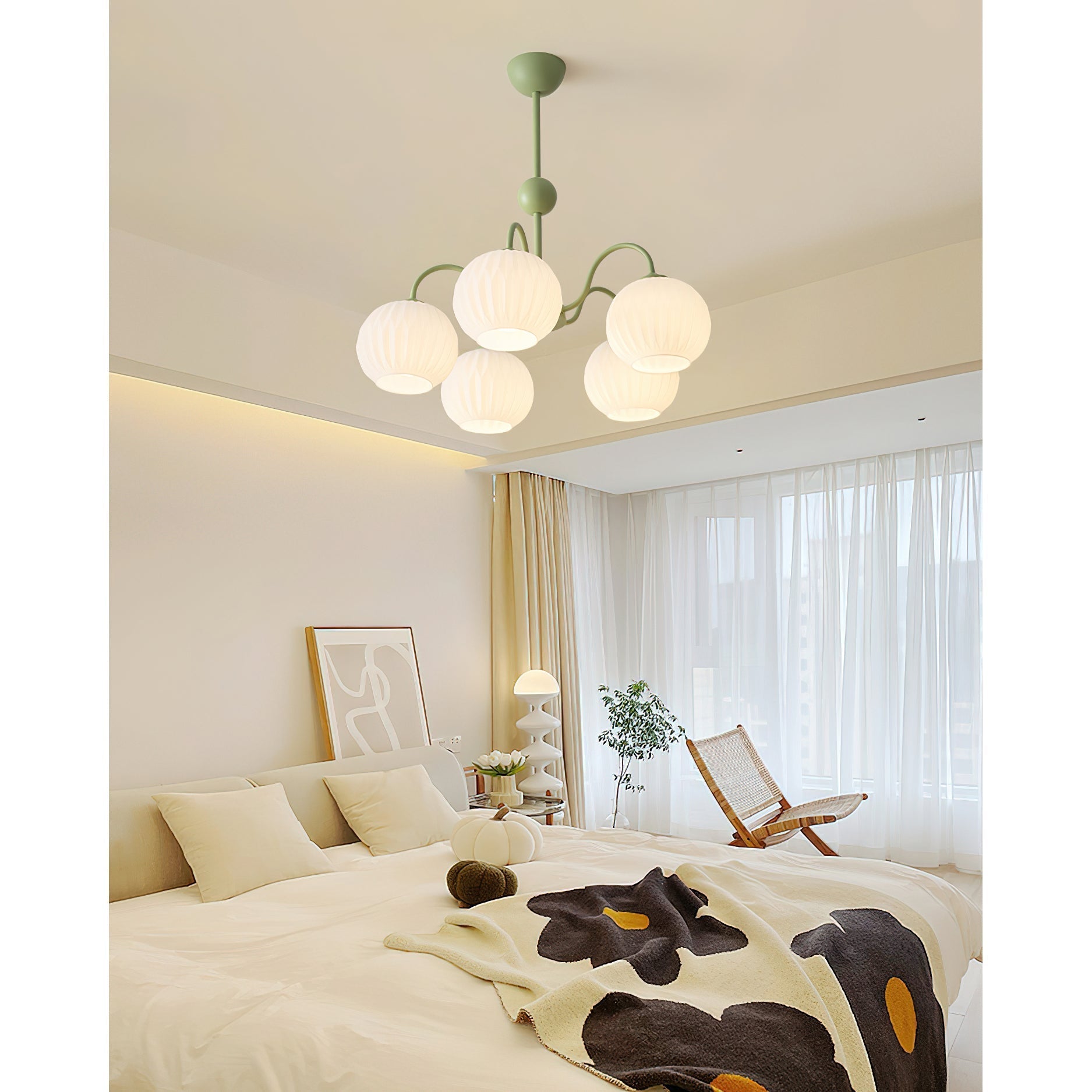 Unoryra Chandelier