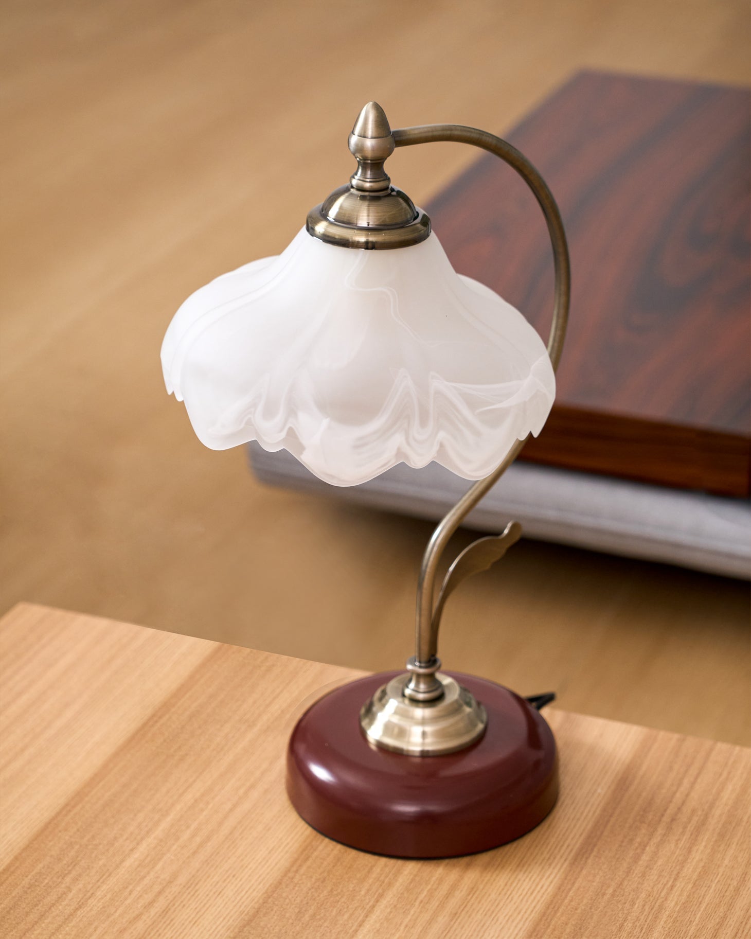 Flora Retro Flower Table Lamp-Neutral Decor