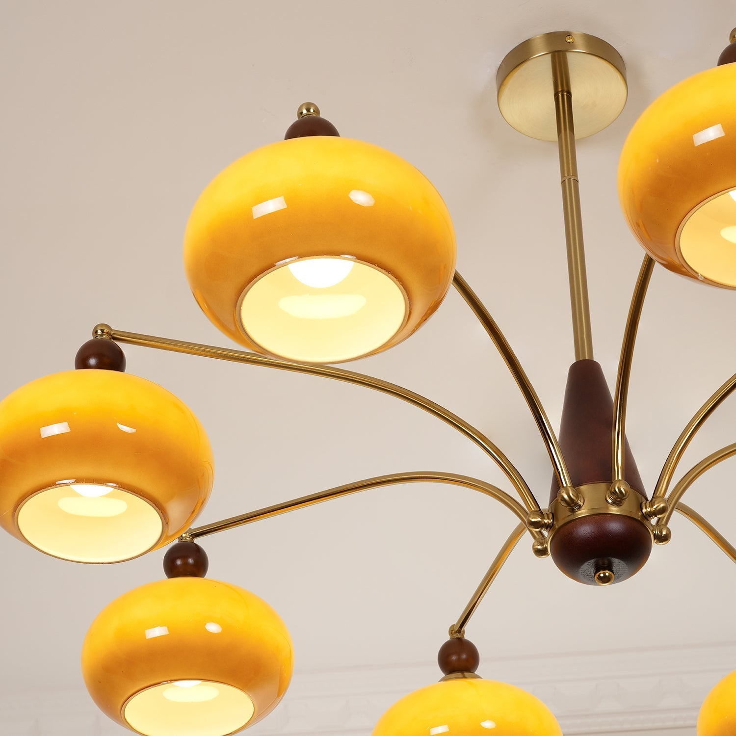 Vevely Pendant Lamp Retro Yellow Glass Brass-Neutral Decor