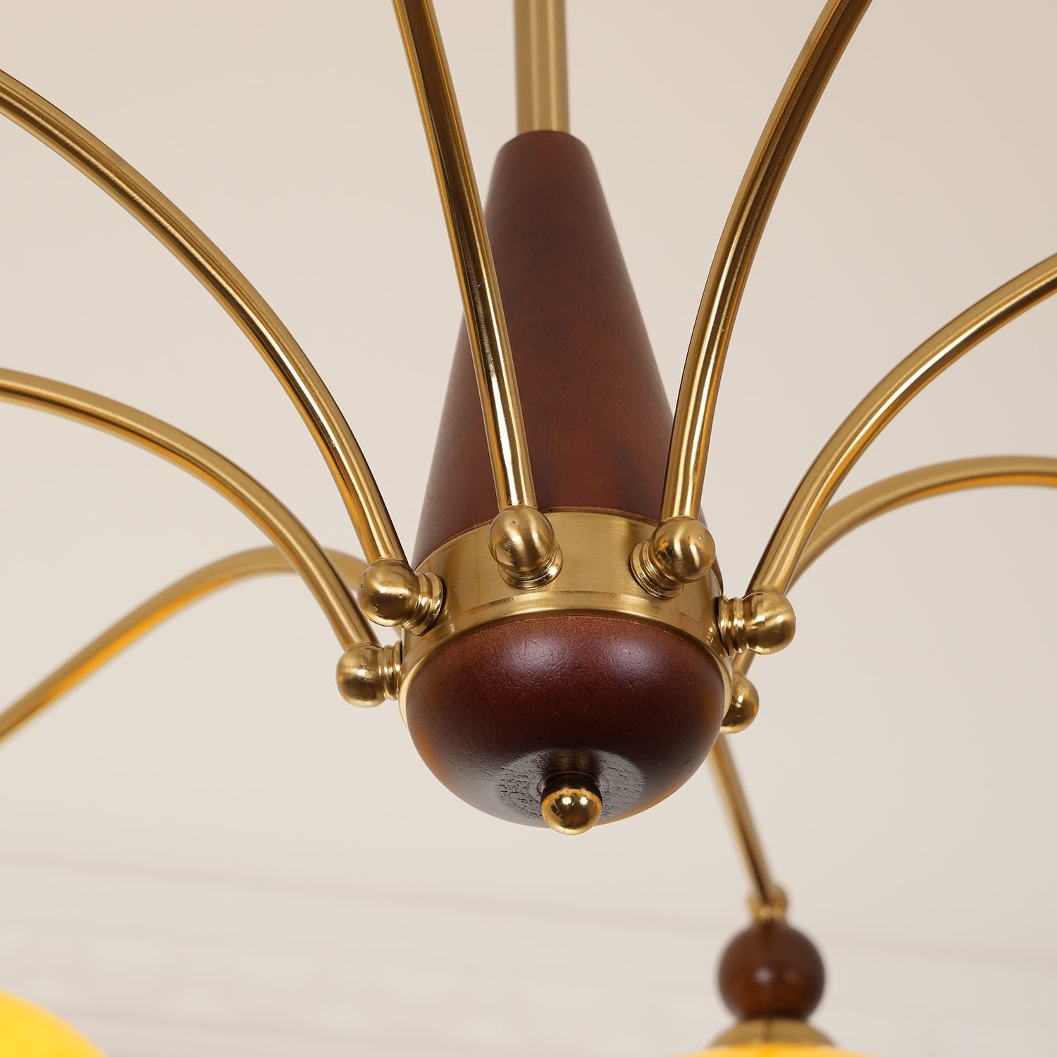Vevely Pendant Lamp Retro Yellow Glass Brass-Neutral Decor