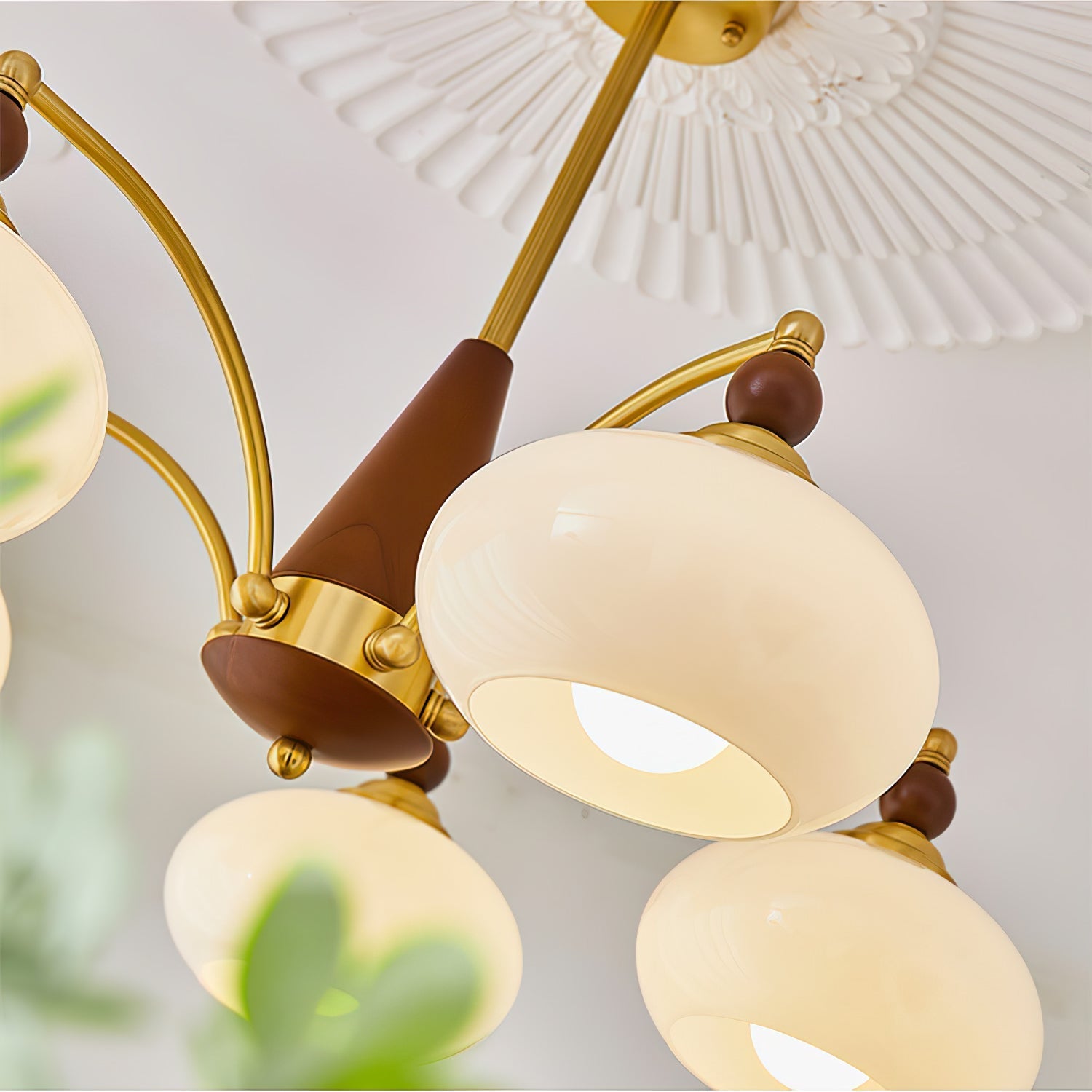 Vevely Pendant Lamp Retro Yellow Glass Brass-Neutral Decor
