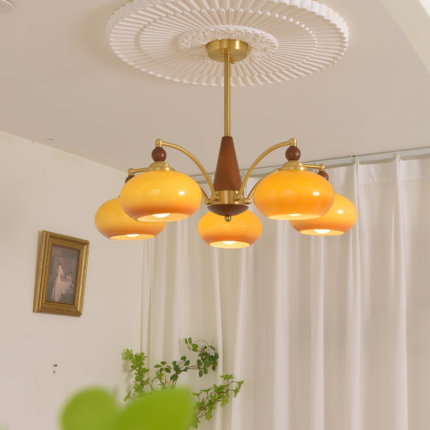 Vevely Pendant Lamp Retro Yellow Glass Brass-Neutral Decor