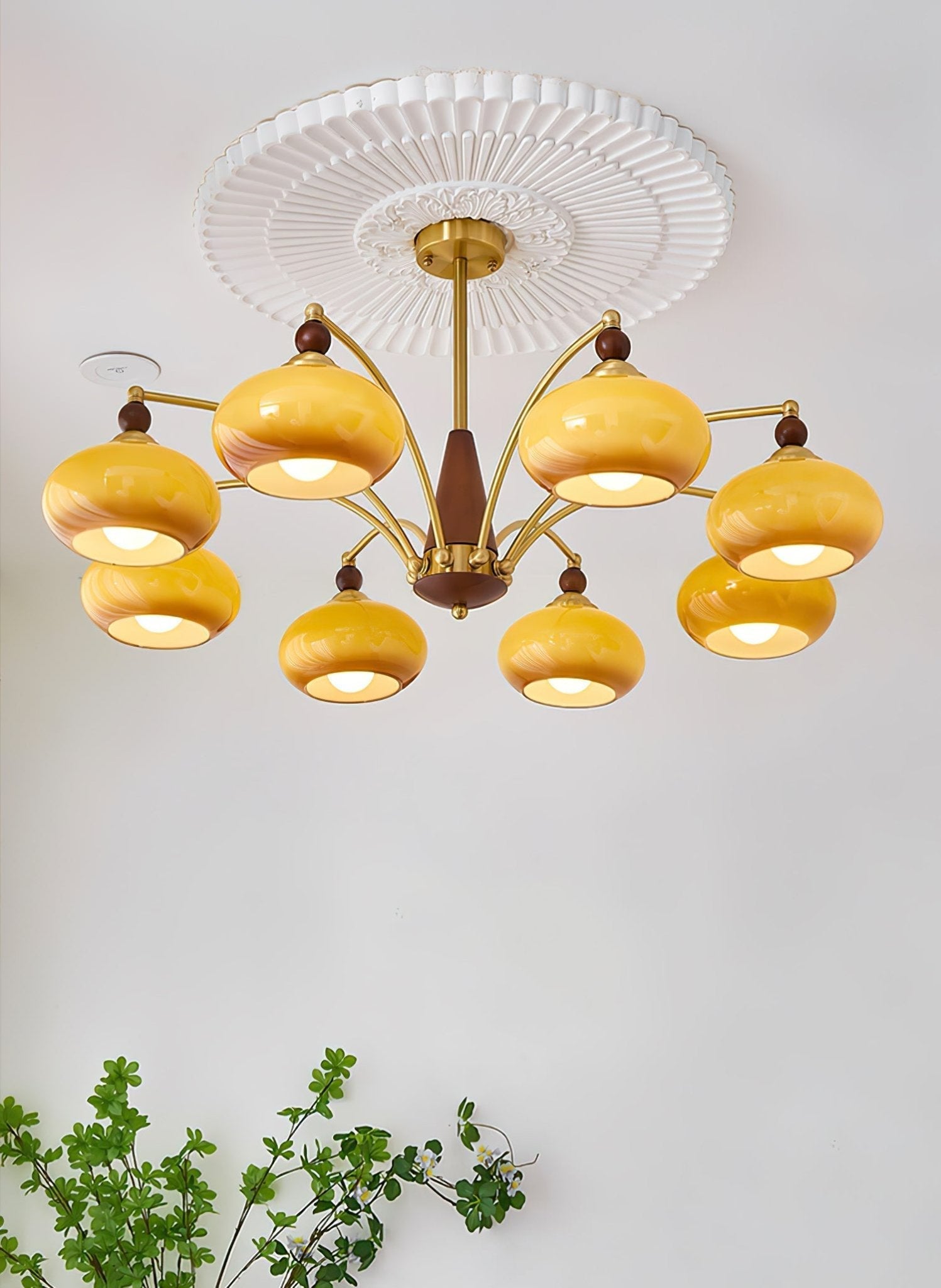 Vevely Pendant Lamp Retro Yellow Glass Brass-Neutral Decor