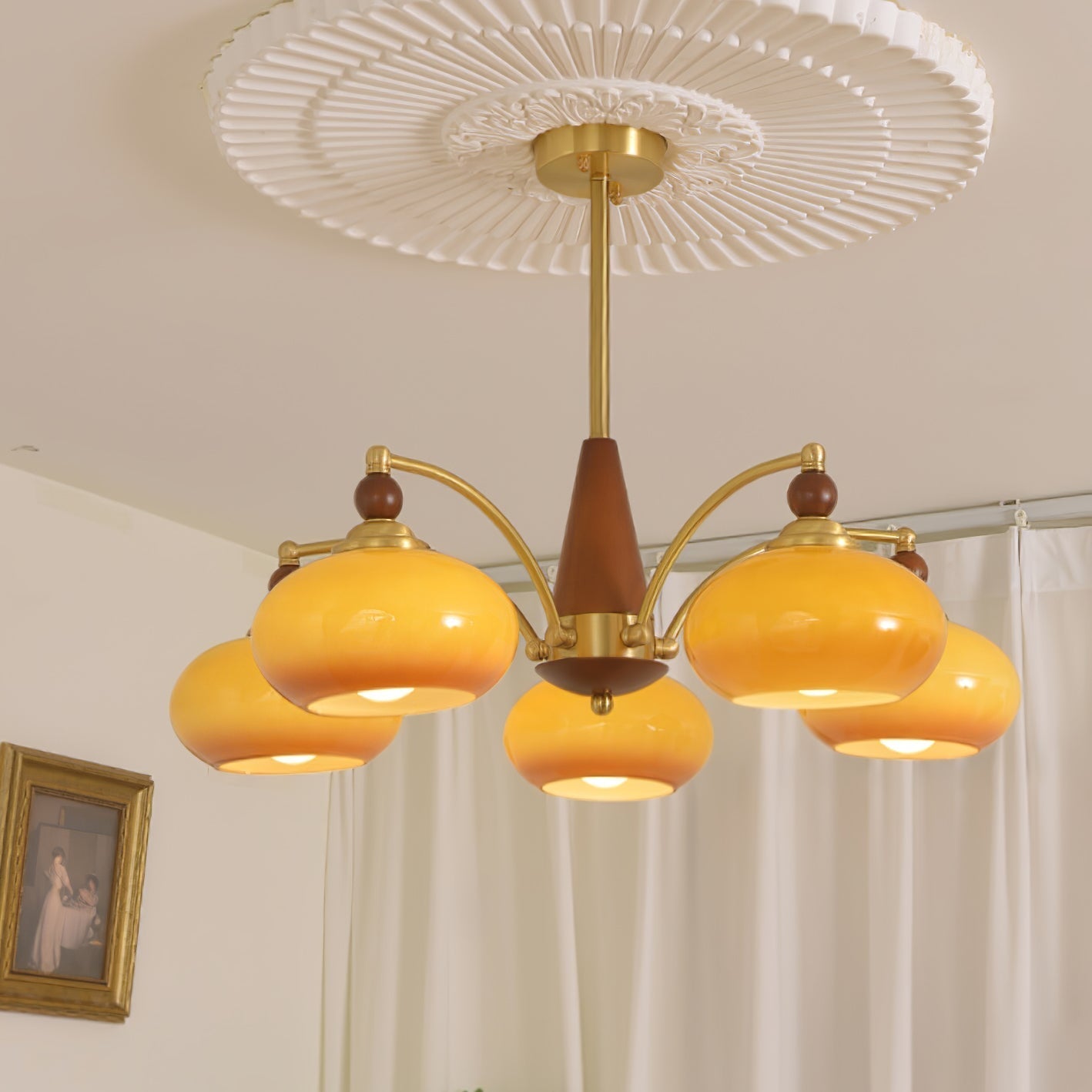 Vevely Pendant Lamp Retro Yellow Glass Brass-Neutral Decor