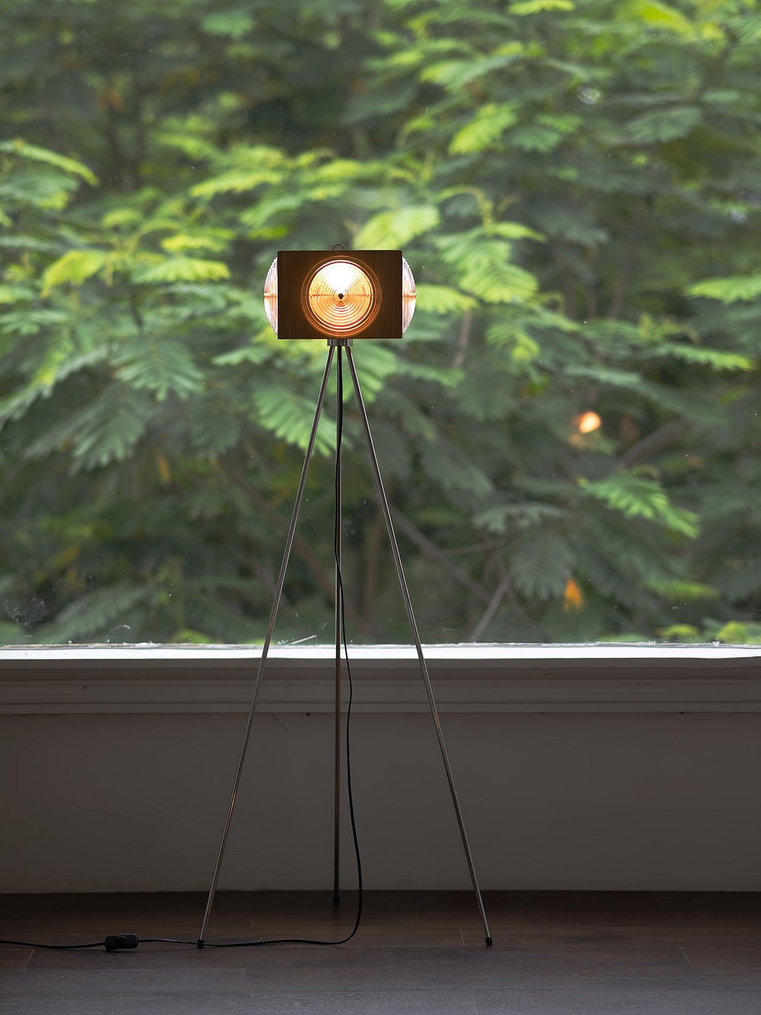 Vesoren Tripod Wood Floor Lamp-Neutral Decor