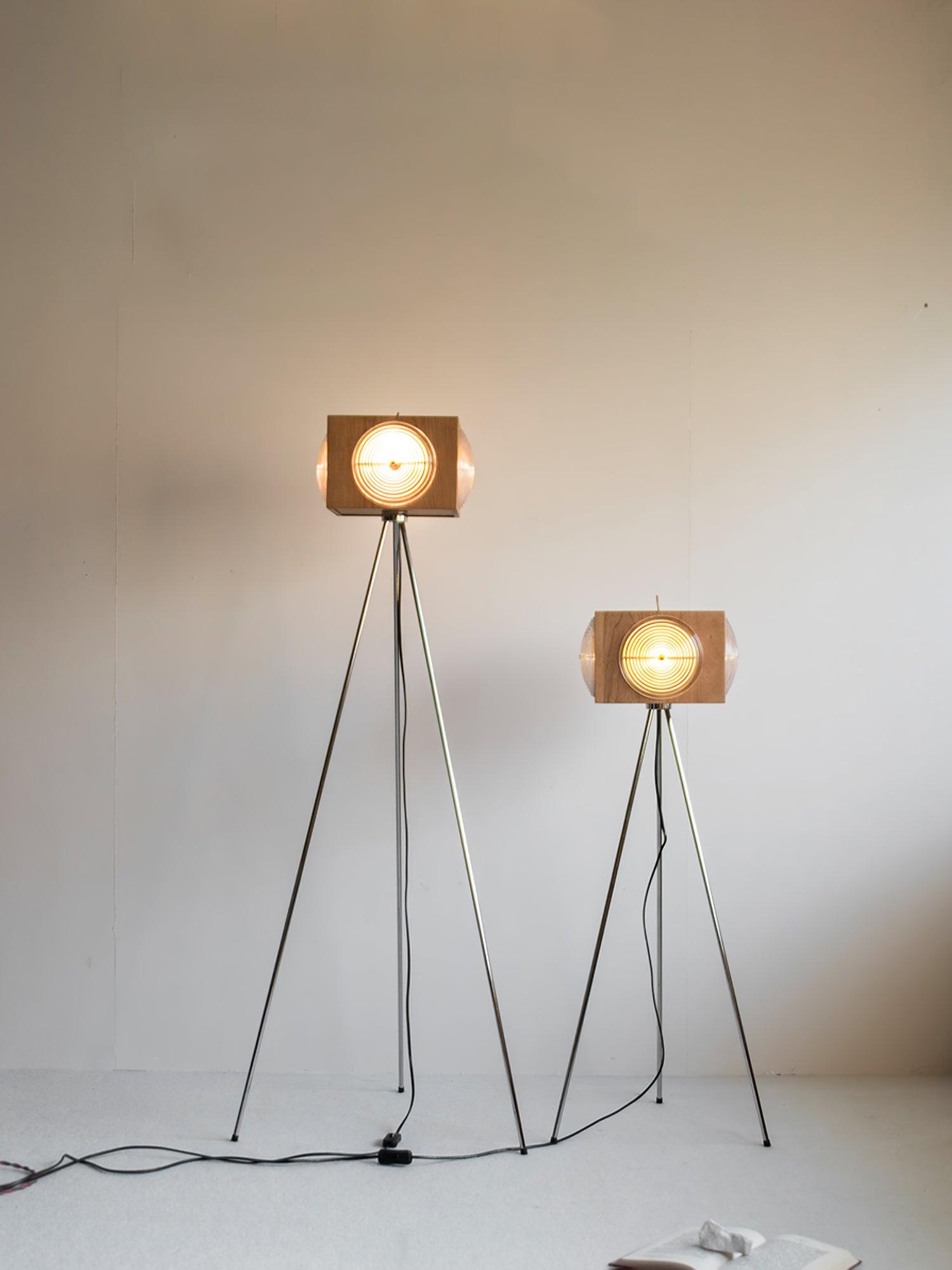 Vesoren Tripod Wood Floor Lamp-Neutral Decor
