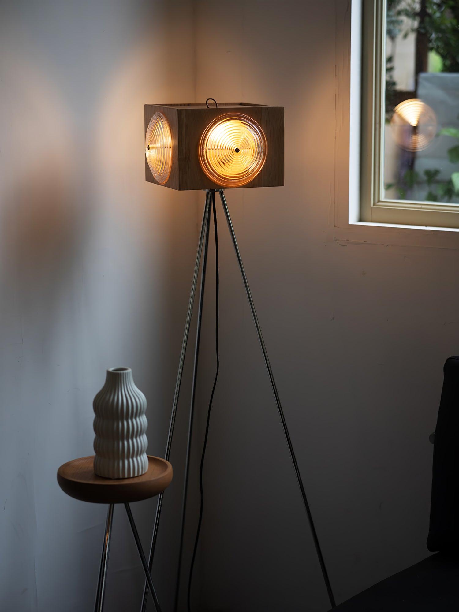 Vesoren Tripod Wood Floor Lamp-Neutral Decor