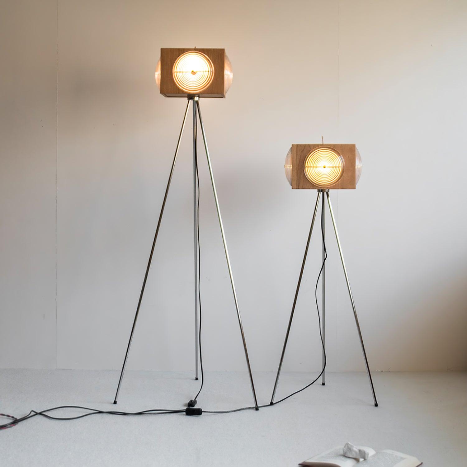 Vesoren Tripod Wood Floor Lamp-Neutral Decor