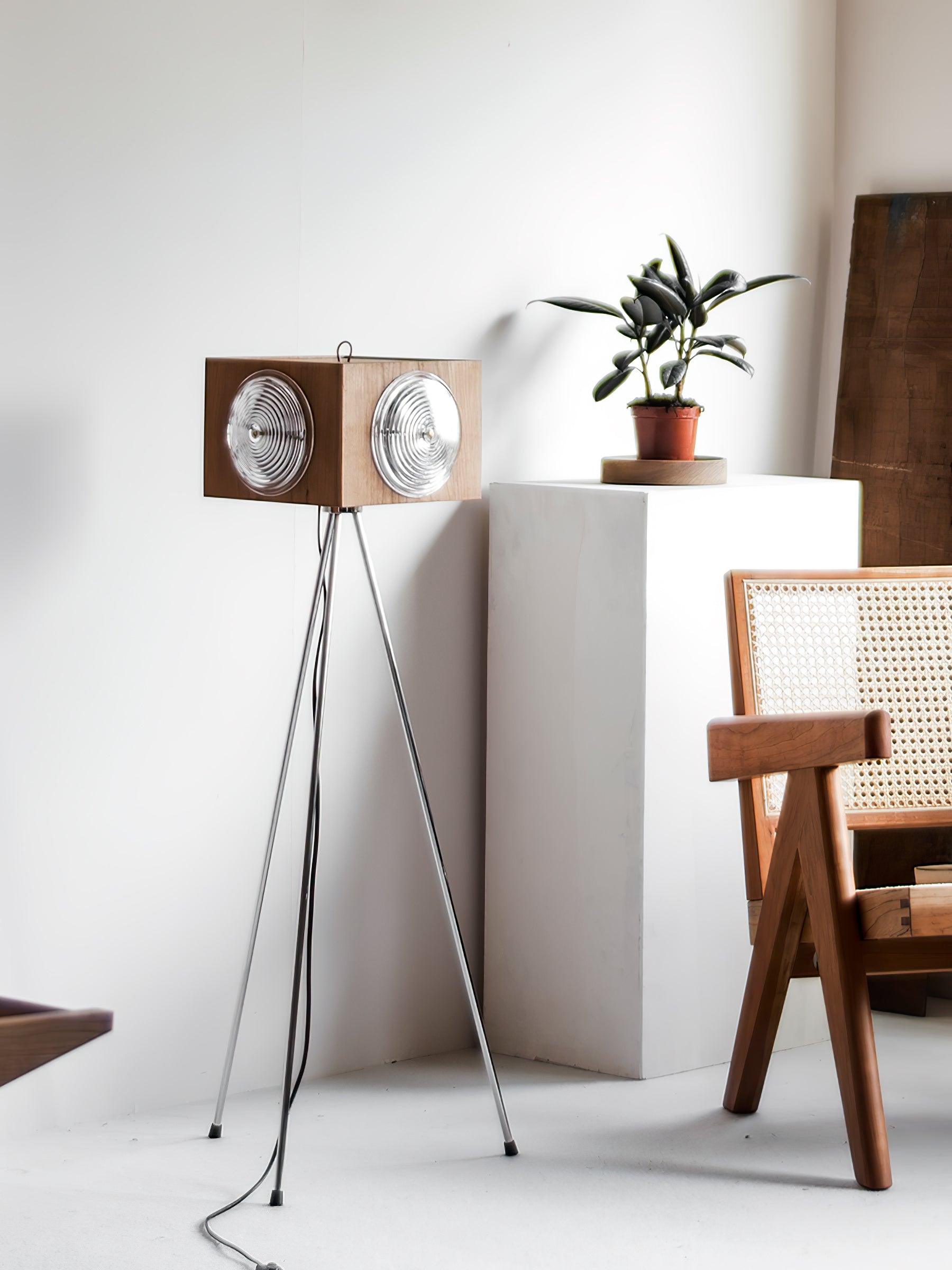 Vesoren Tripod Wood Floor Lamp-Neutral Decor