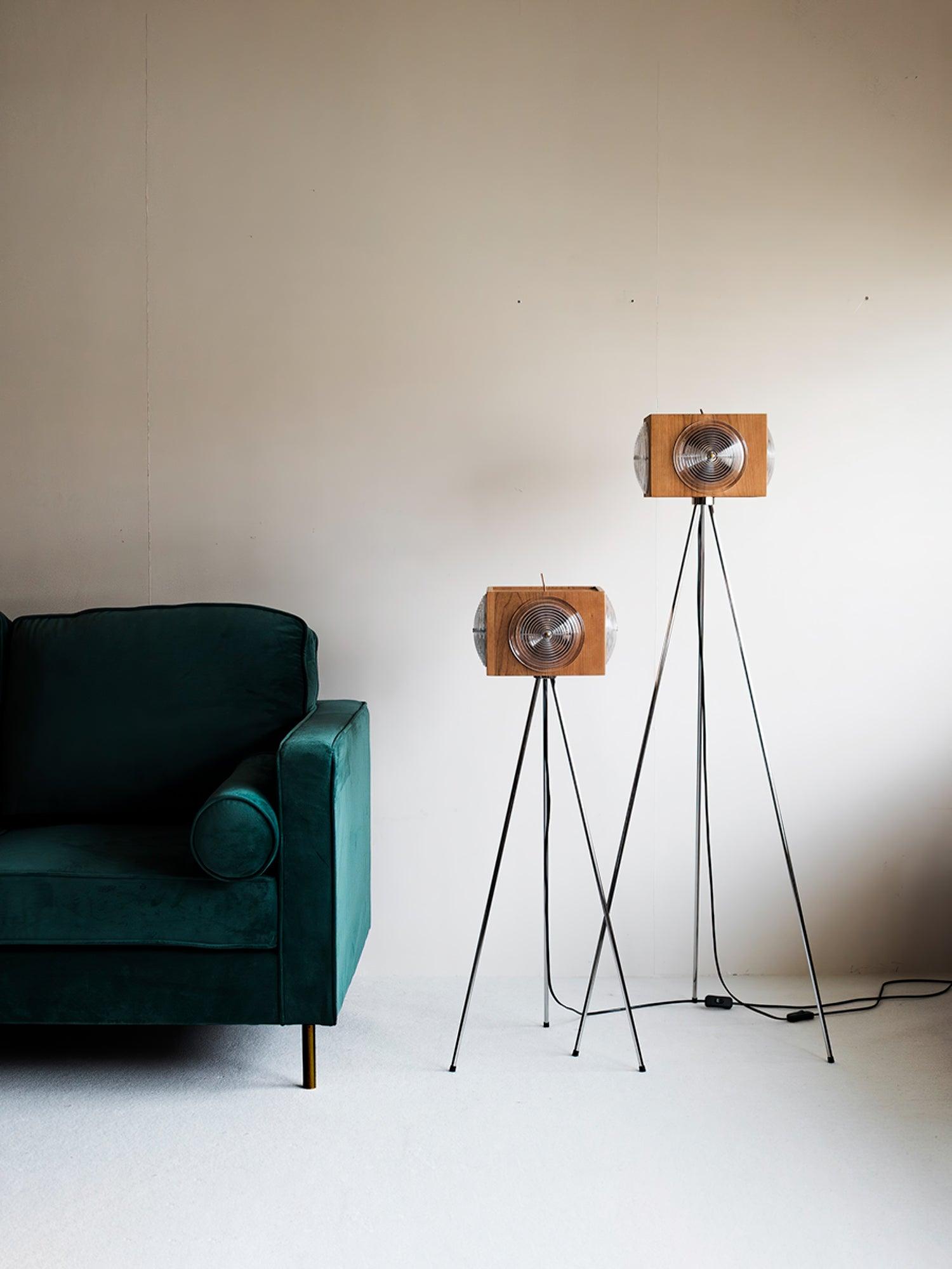 Vesoren Tripod Wood Floor Lamp-Neutral Decor