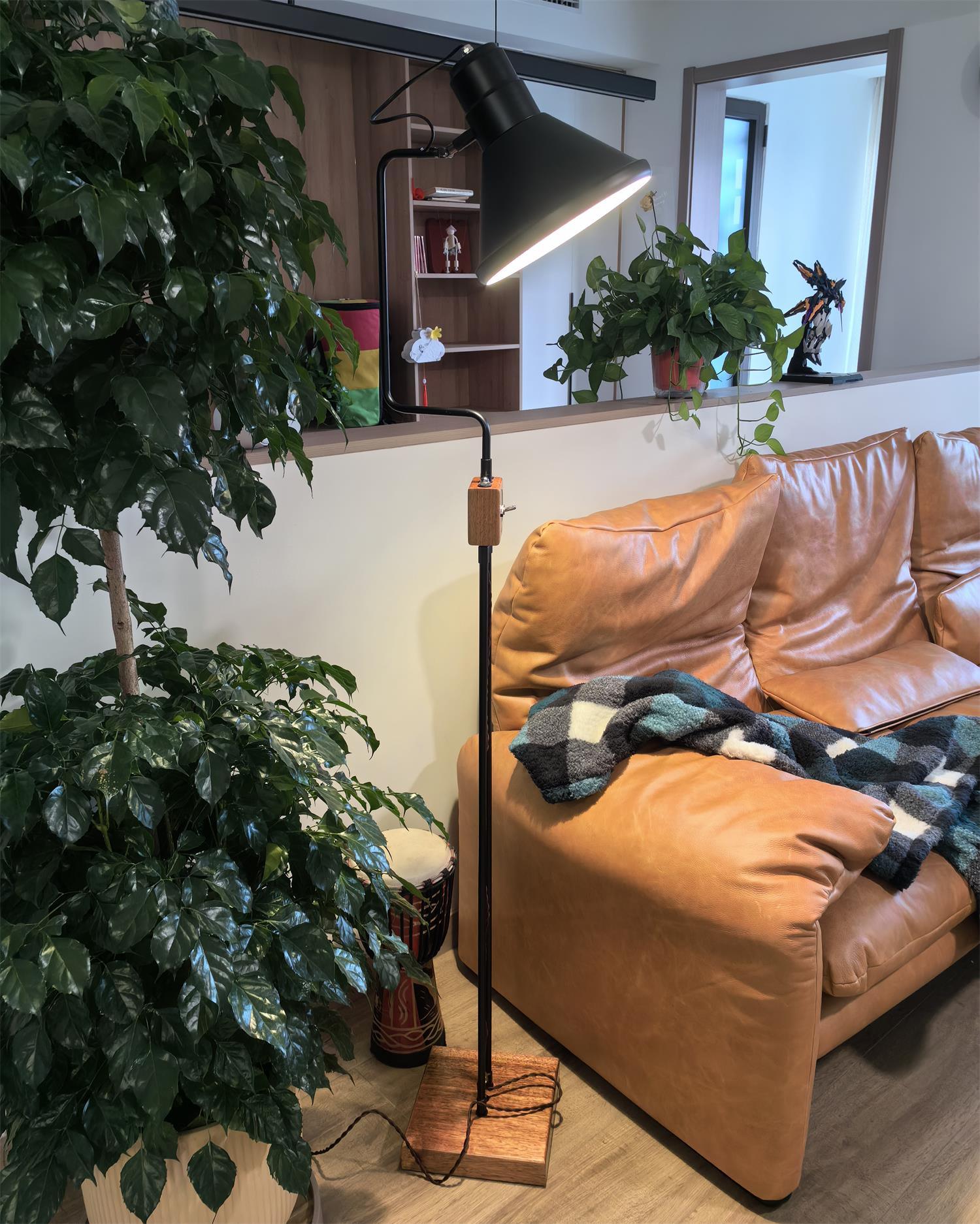 Felix Floor Lamp