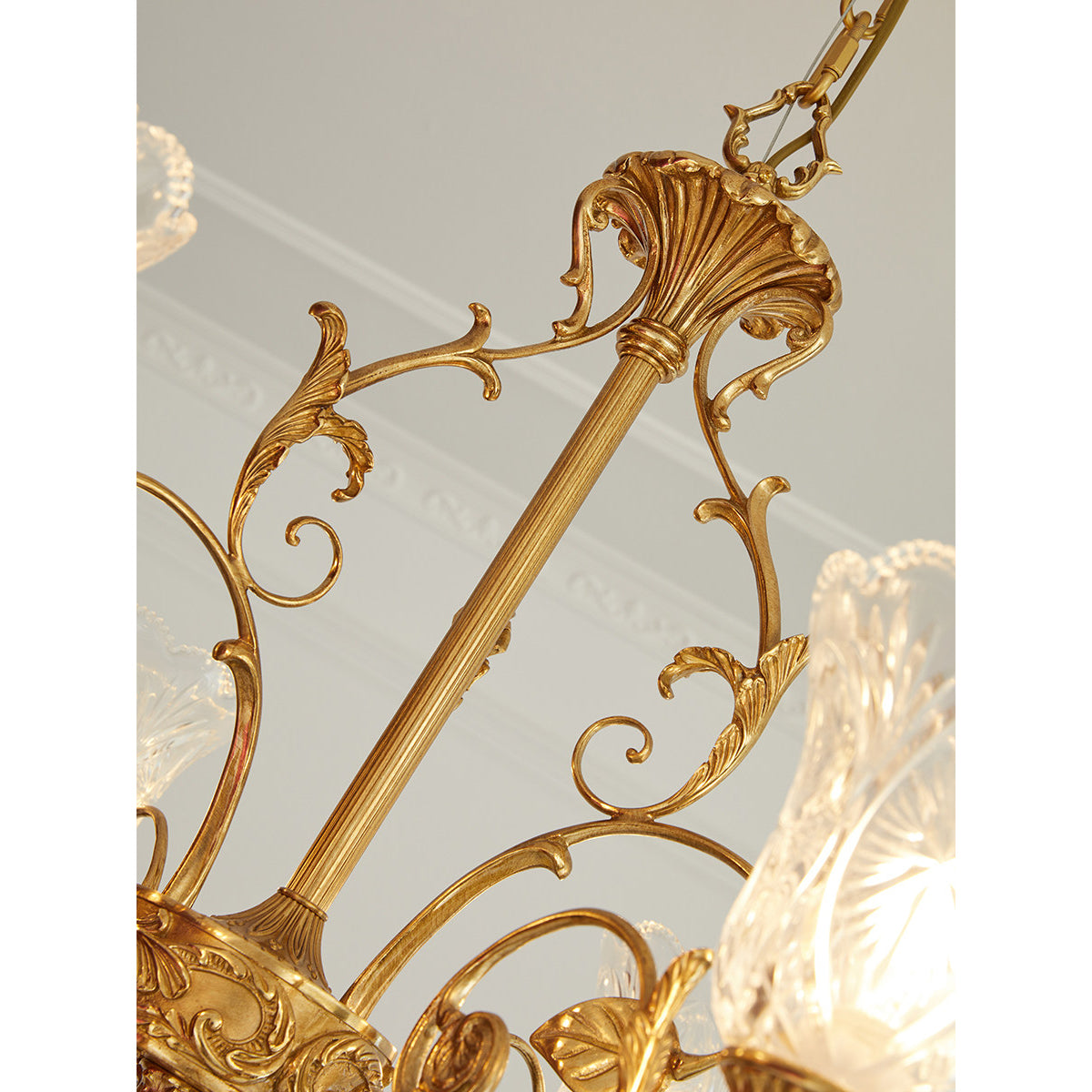 Close-up on the texture of the hand-selected glass.