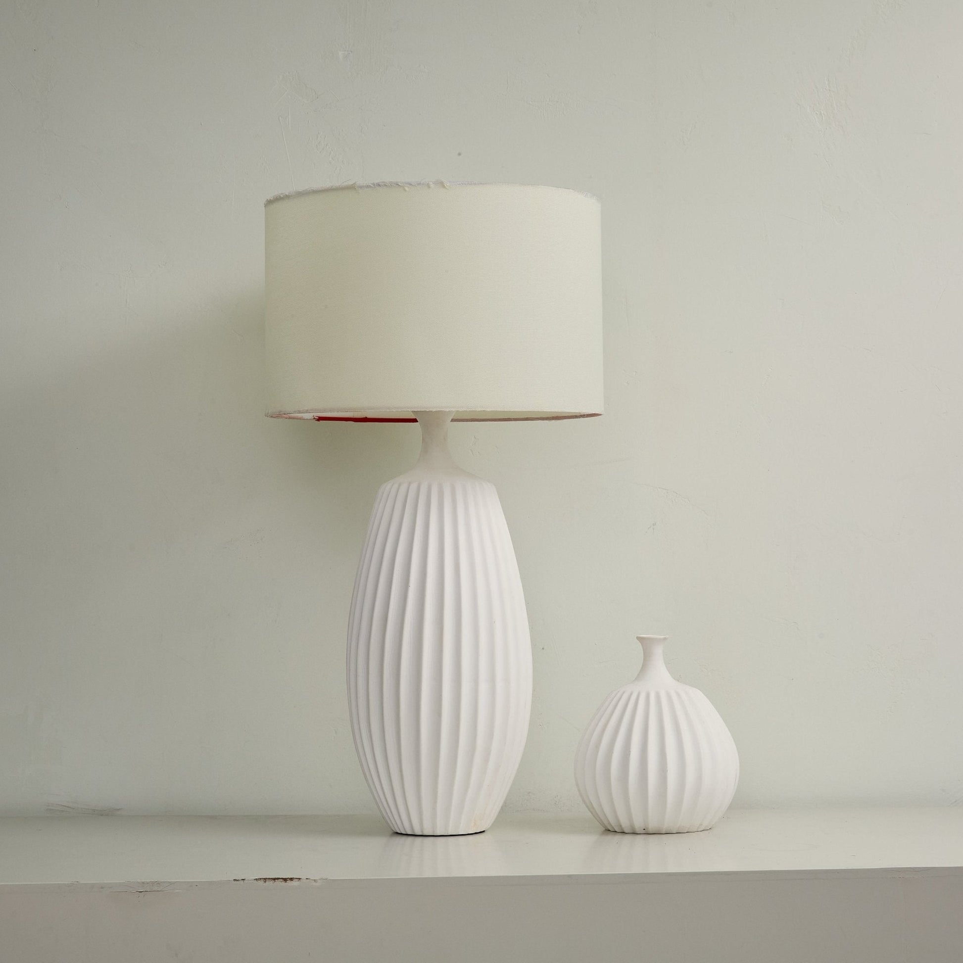 Ribbed Ceramic Table Lamp-Neutral Decor